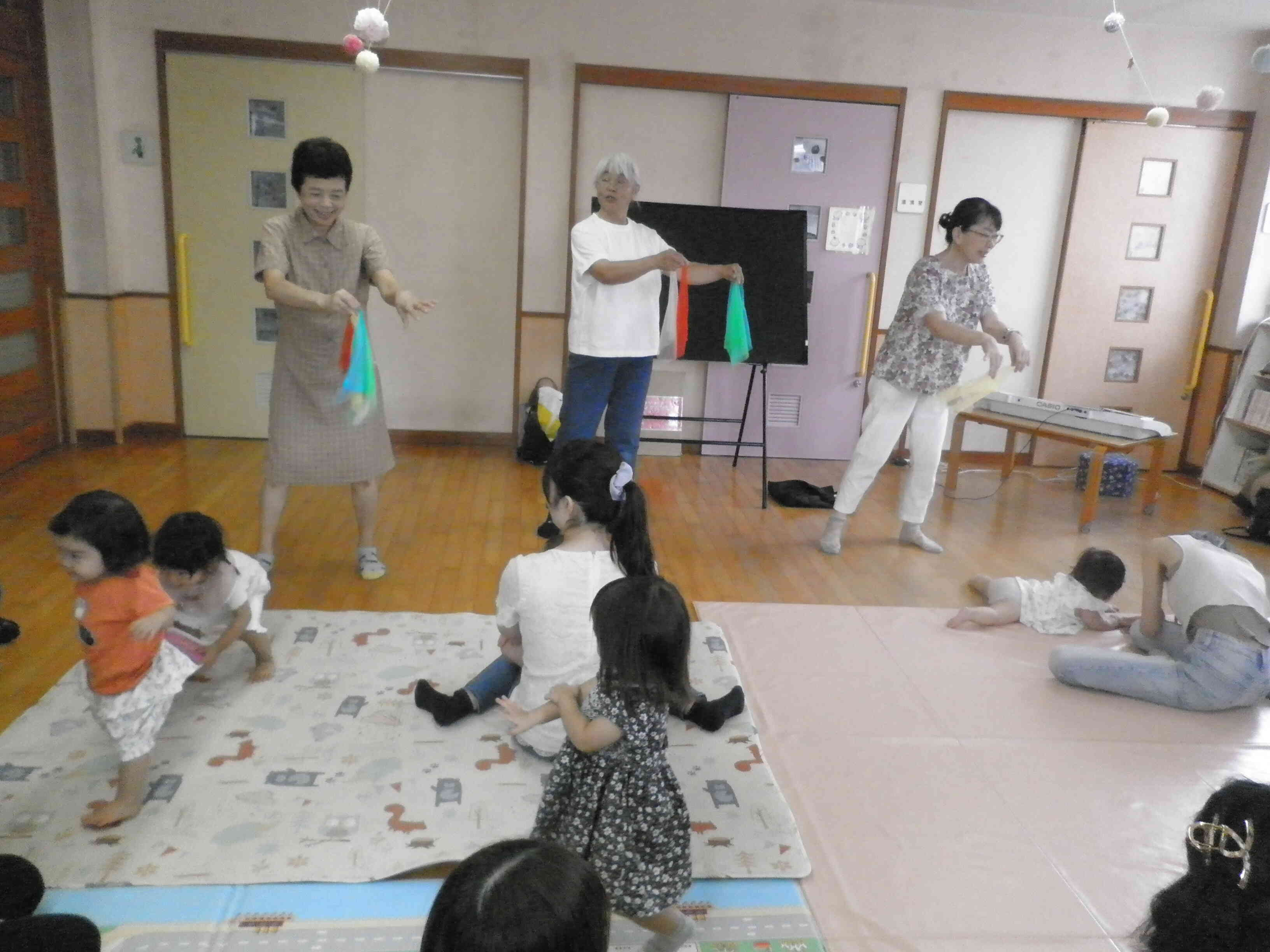 カラフルなおばけの登場！