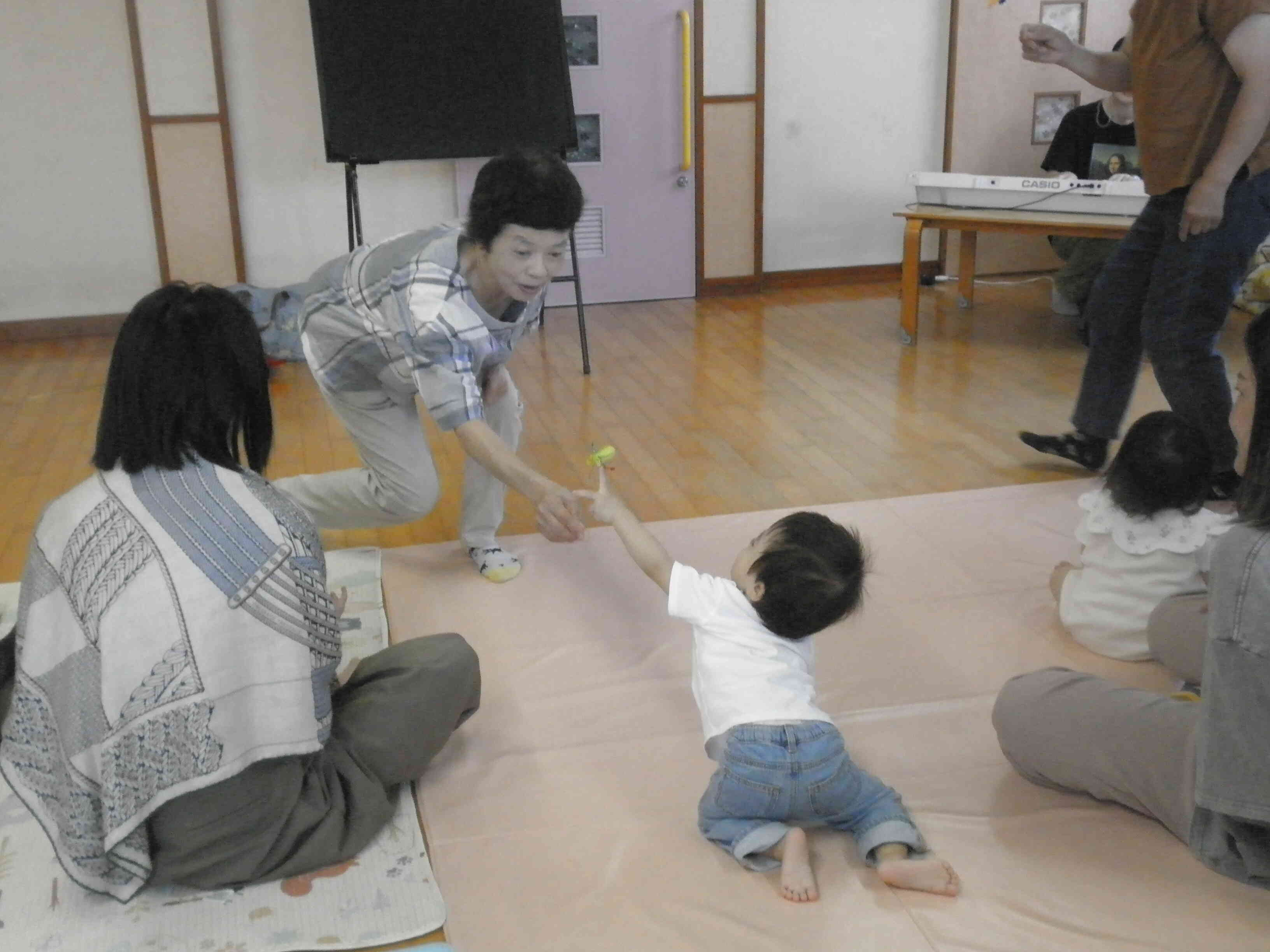 ぼくの指にもとまってー！