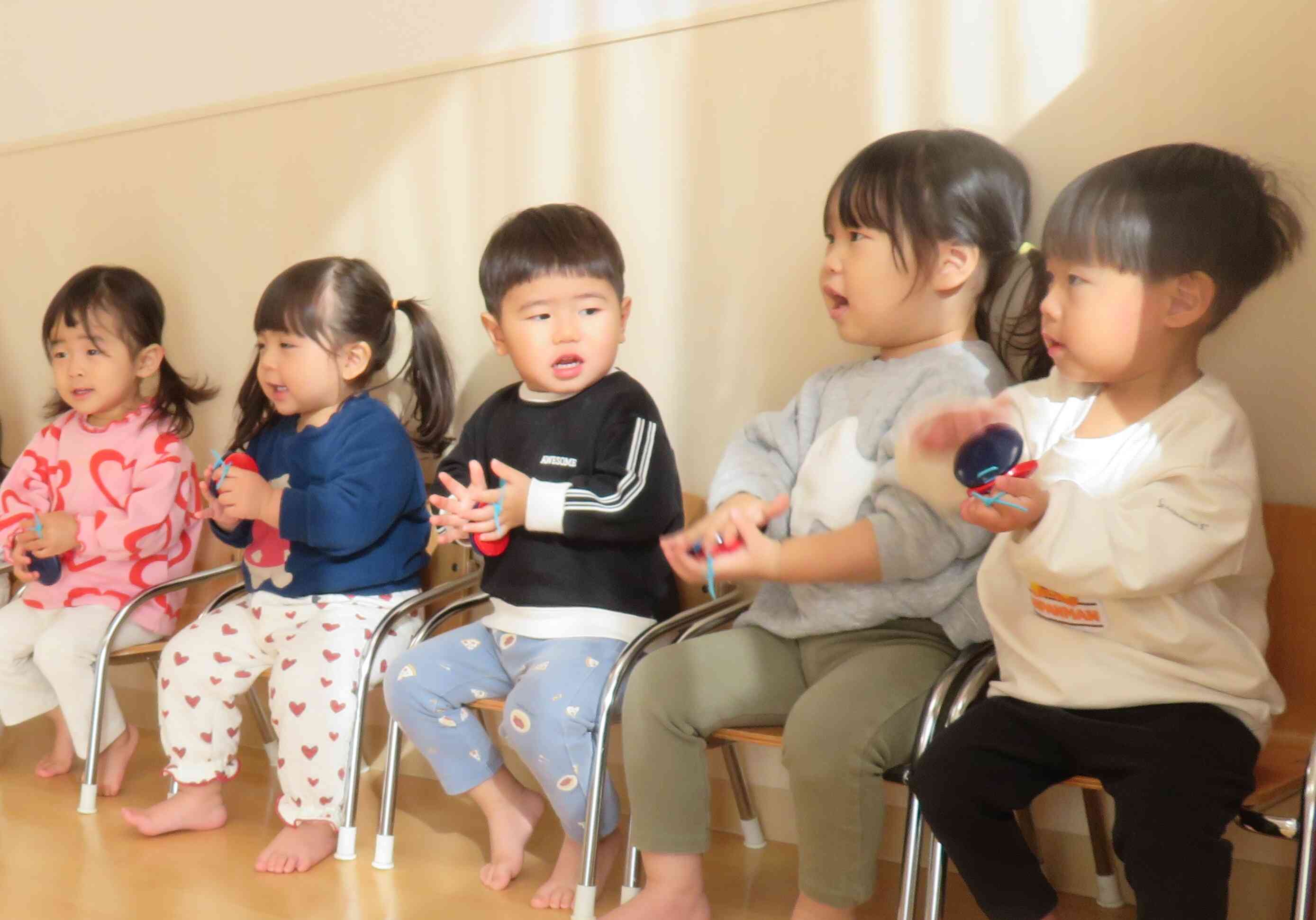 カスタネットもじょうずに演奏できました♪