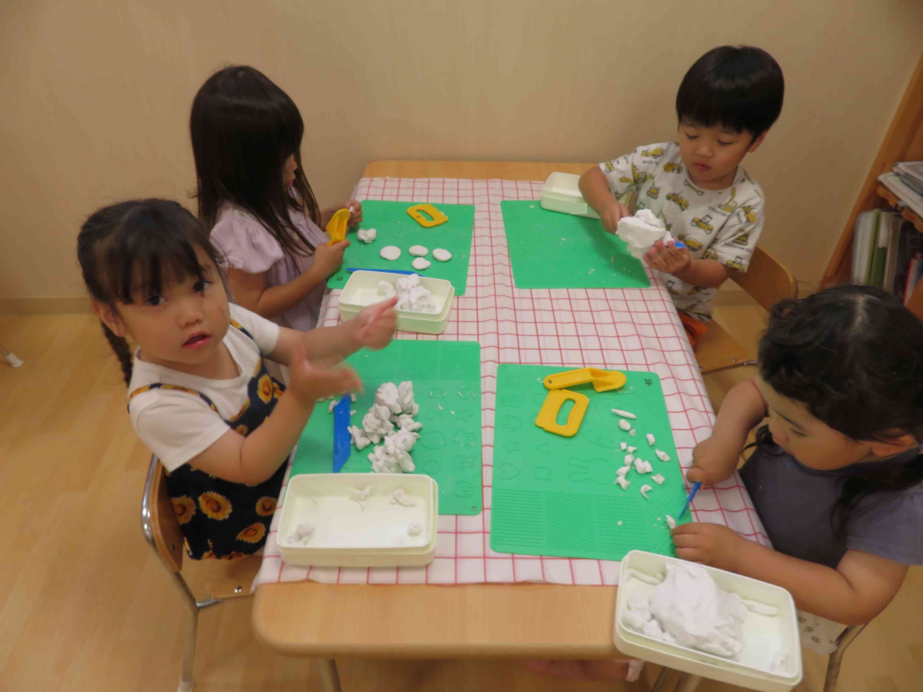 粘土遊び～りす組～