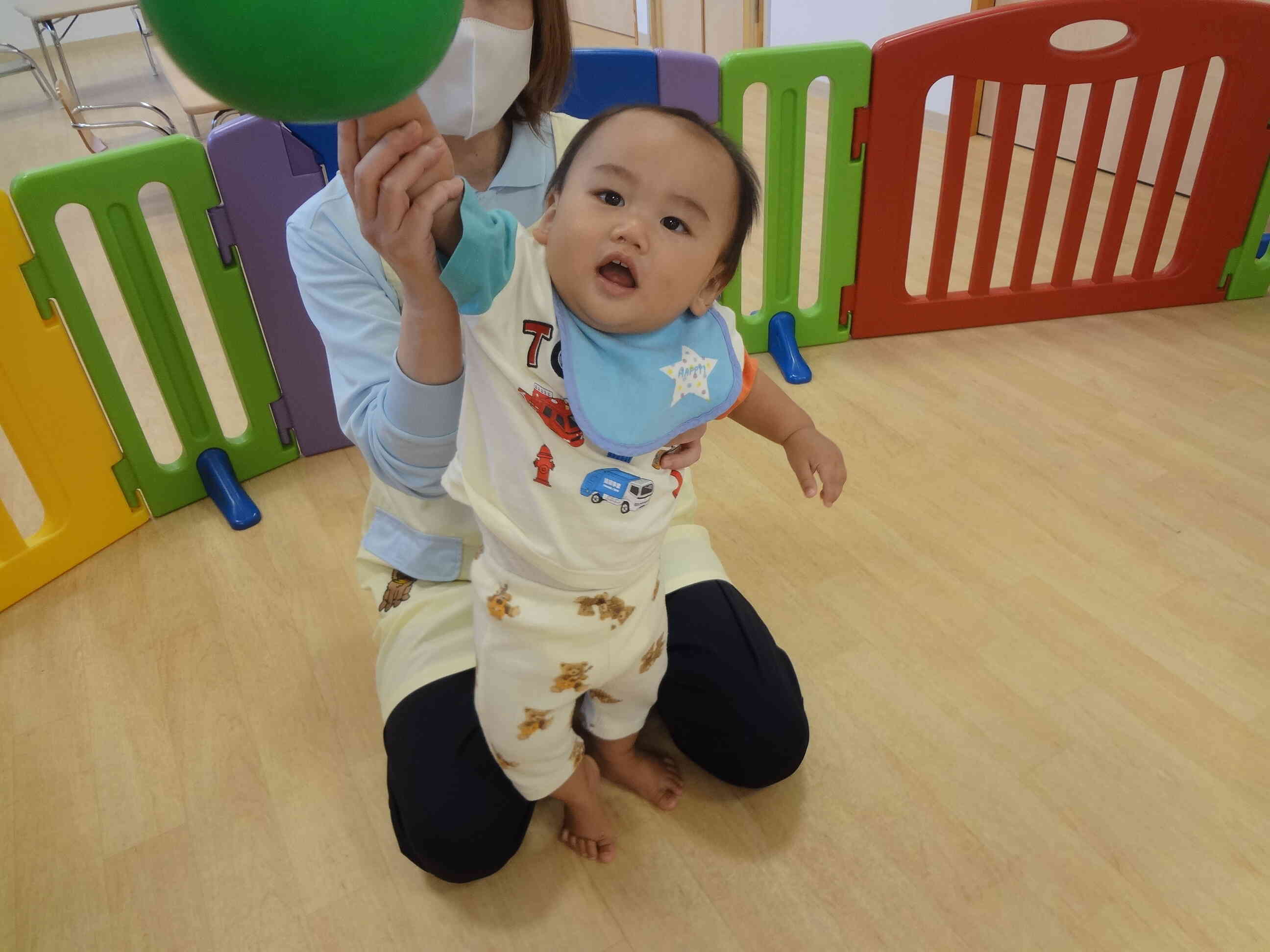 風船遊び☆｜ニチイキッズ出水しんまち保育園｜ニチイキッズ