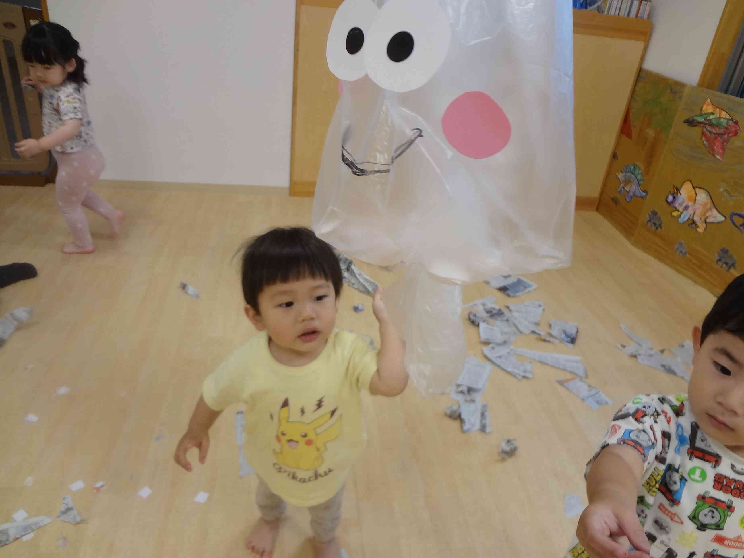 中から何が出て来るかな~⁇