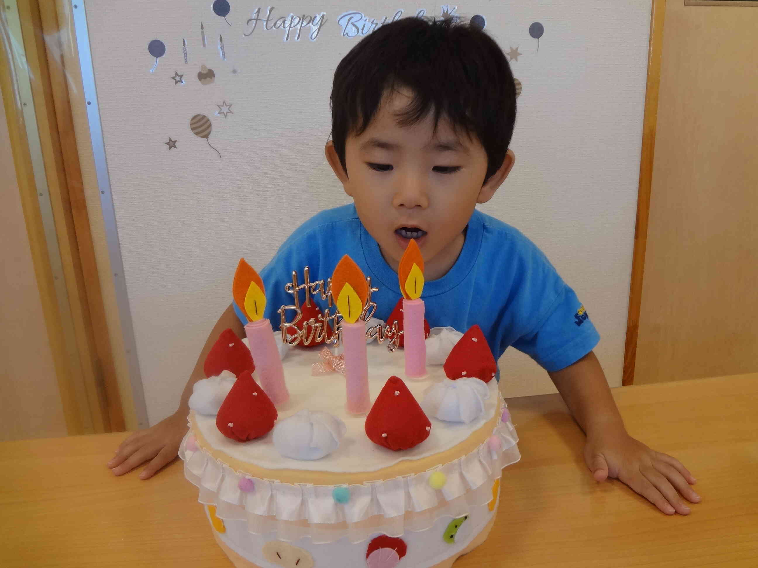 願いを込めて息を吹きました☆お誕生日おめでとう❤
