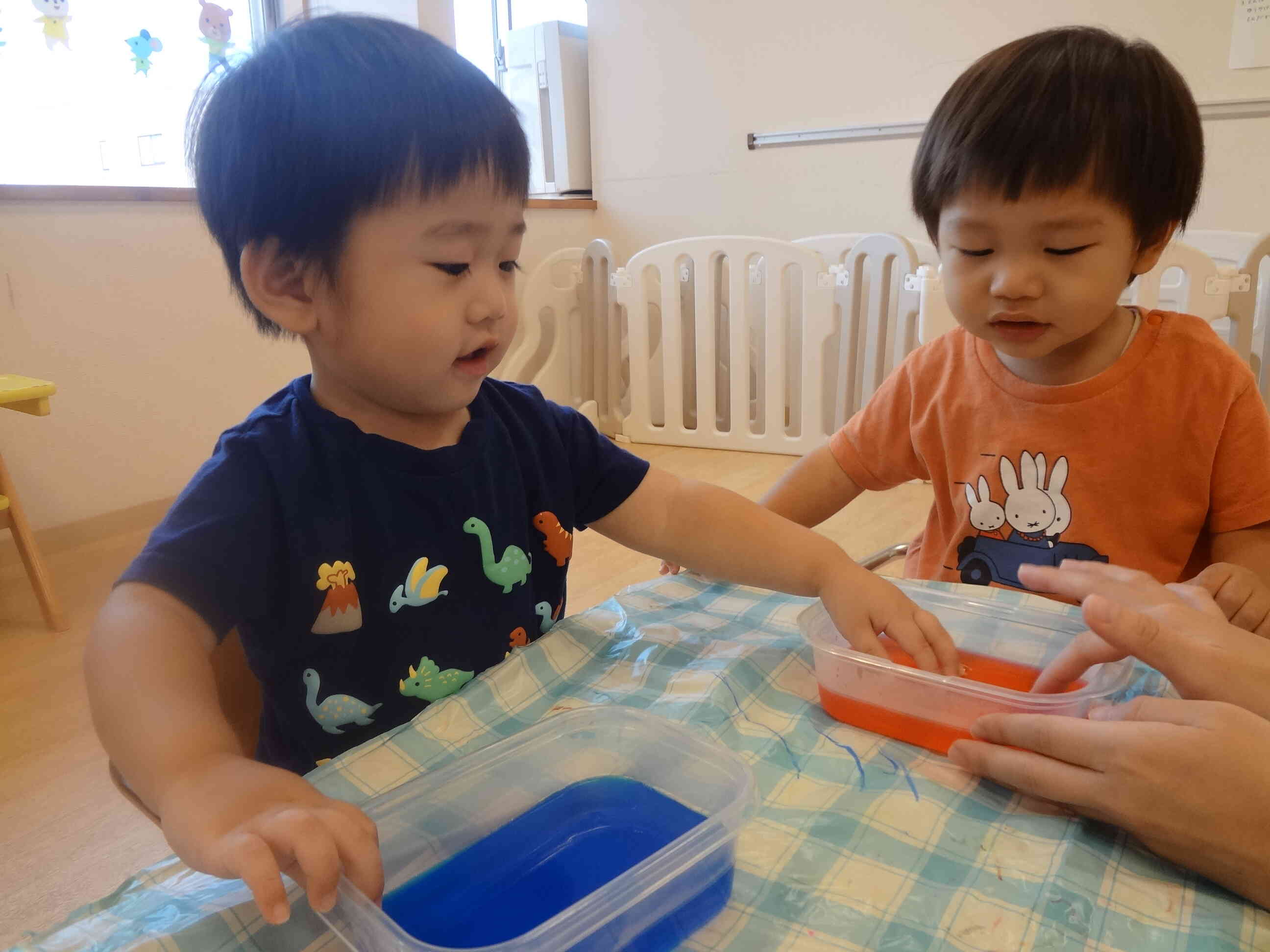 寒天遊び【あひる・うさぎ組】