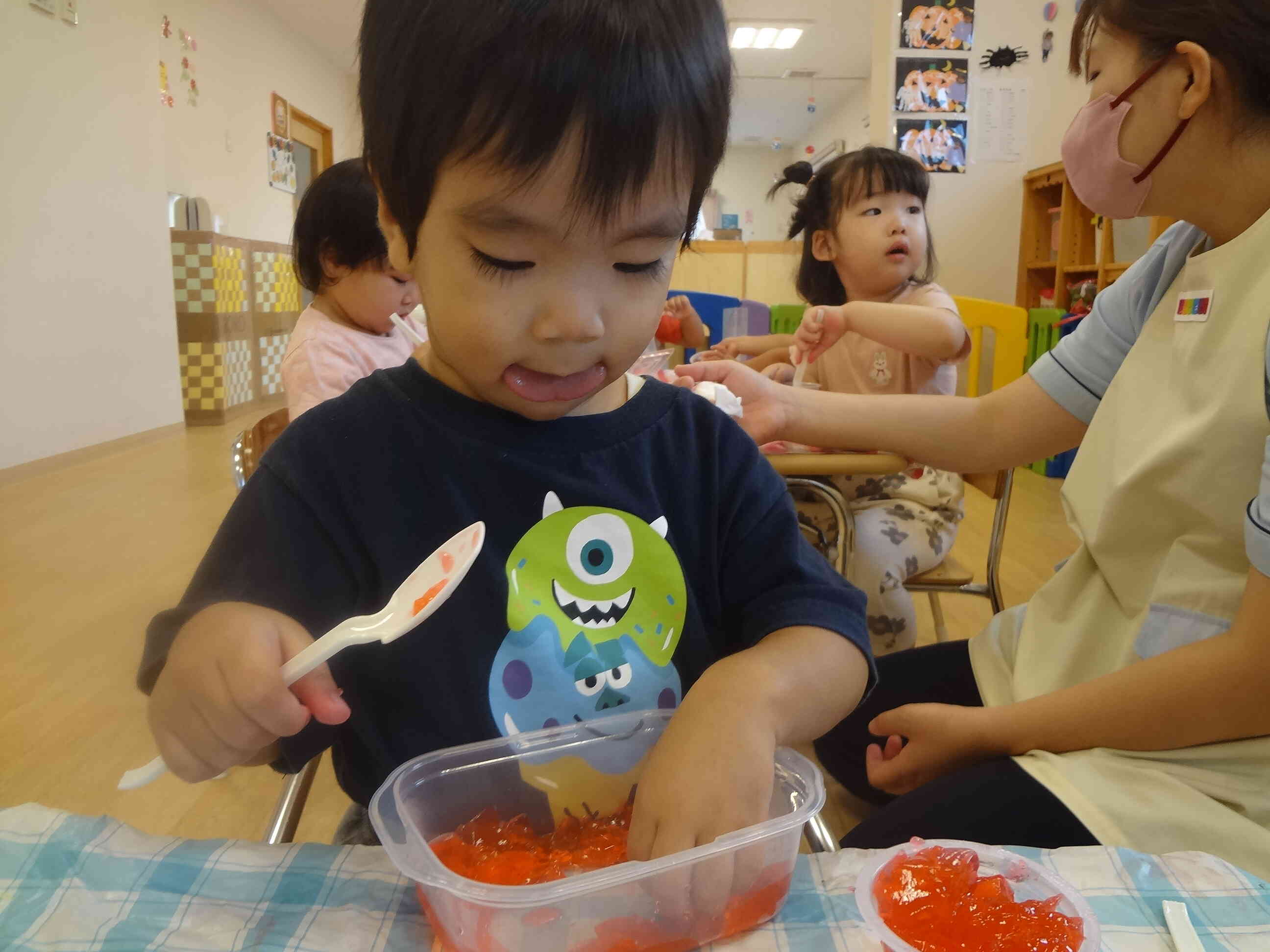 寒天の感触楽しいな～♡