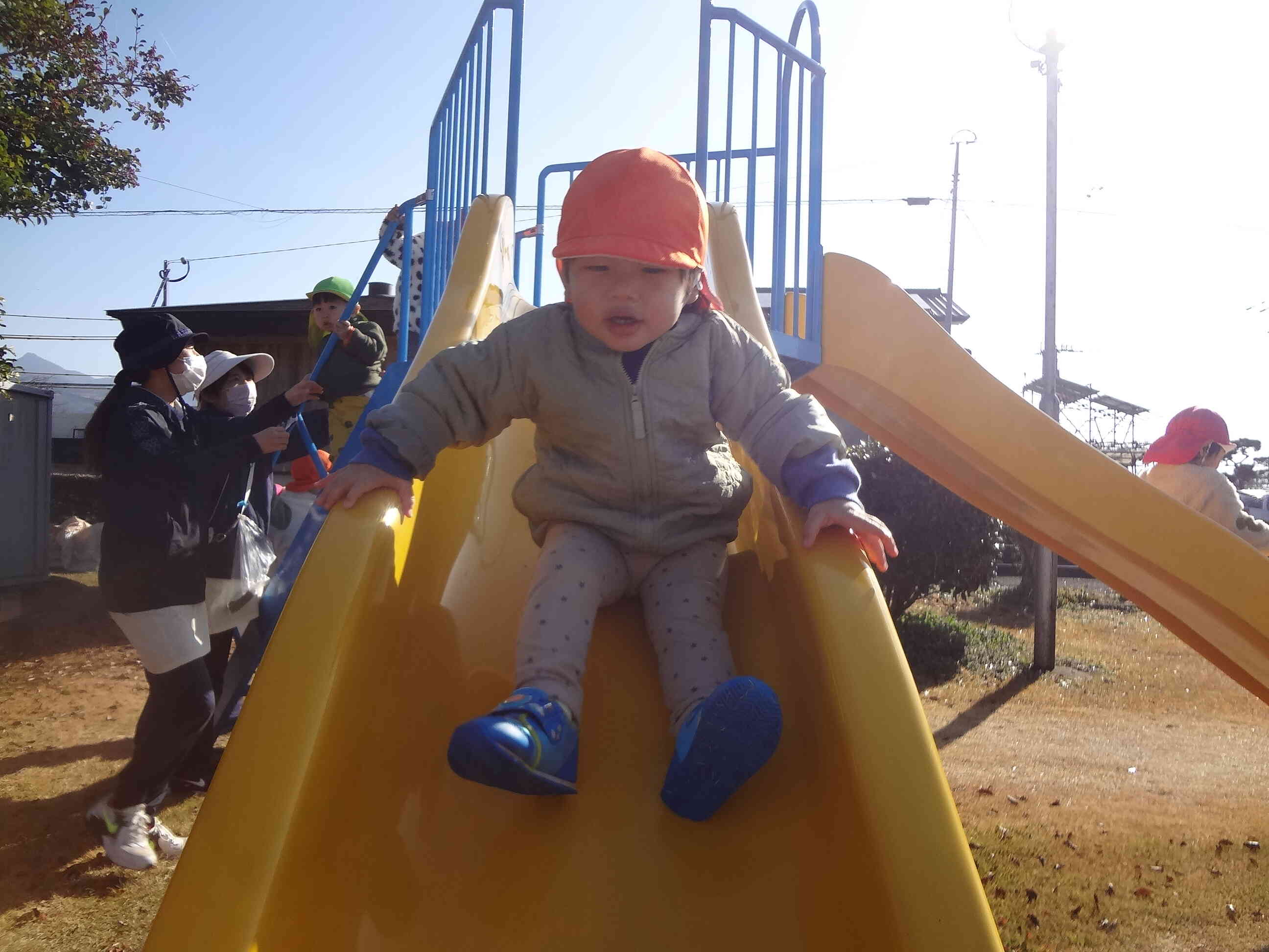 滑り台大好き♡