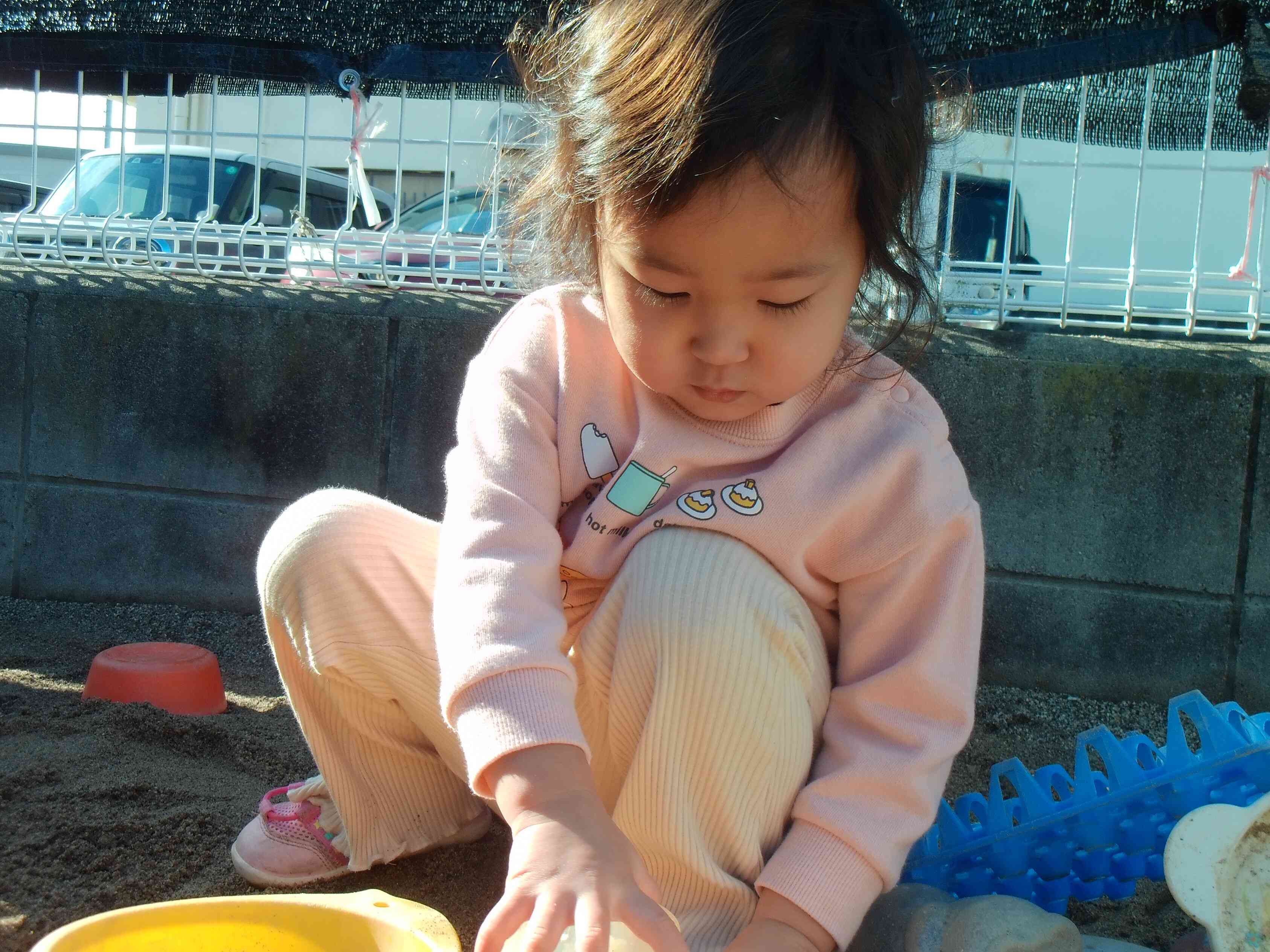 砂遊びも楽しい＾＾