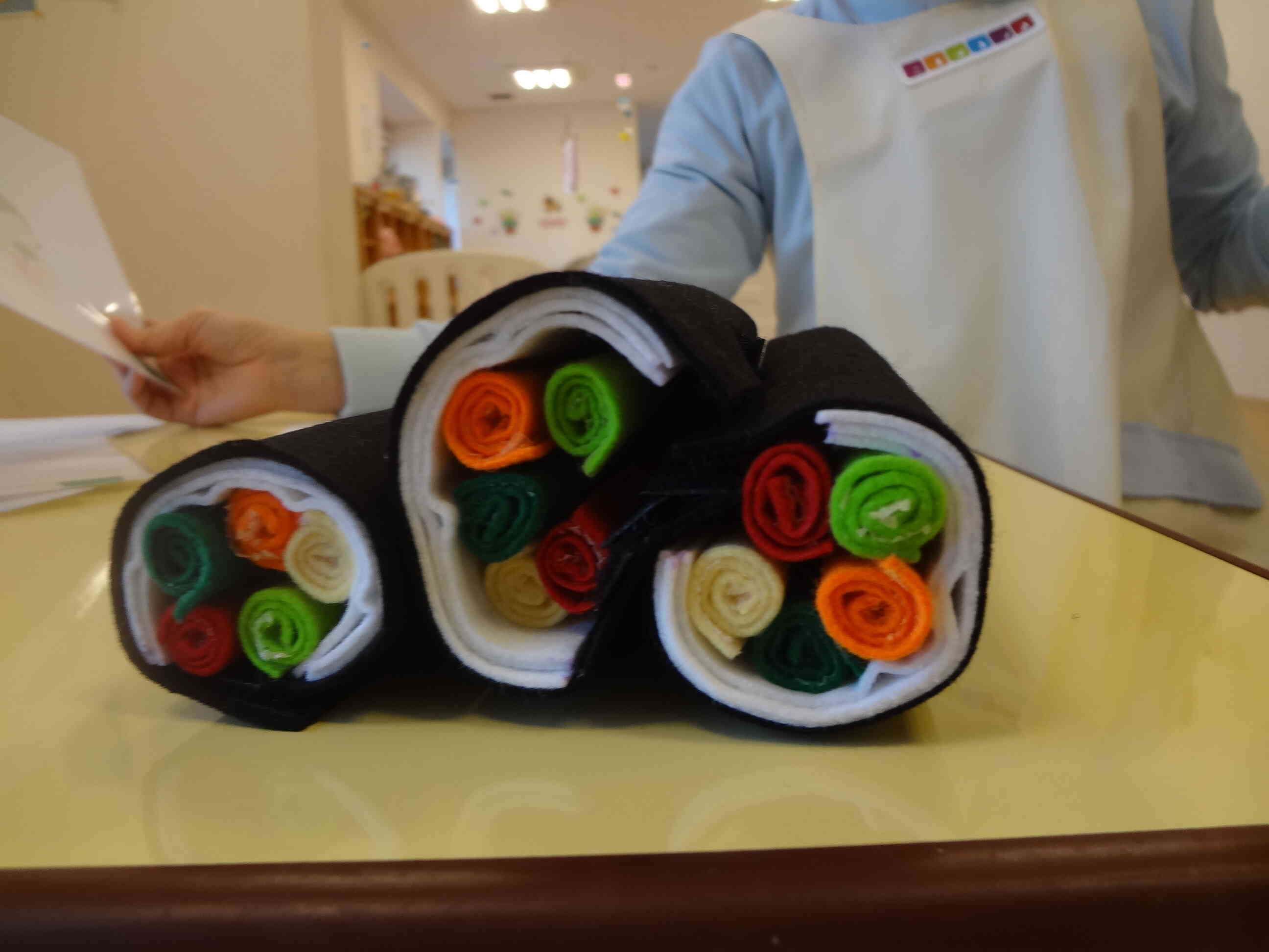 先生手作りの恵方巻も見てい大喜びでした！