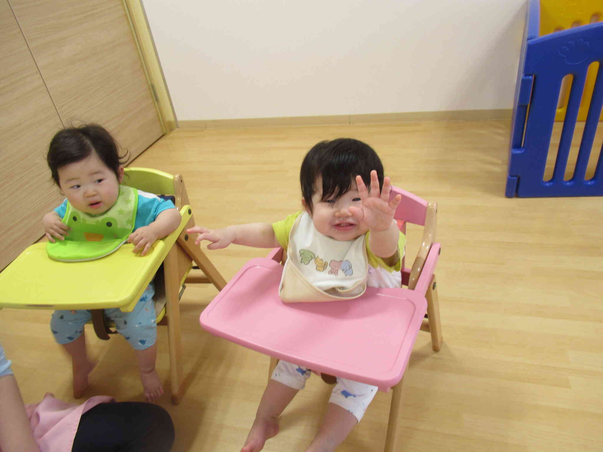 ご飯まだかな～？たくさん食べようね！