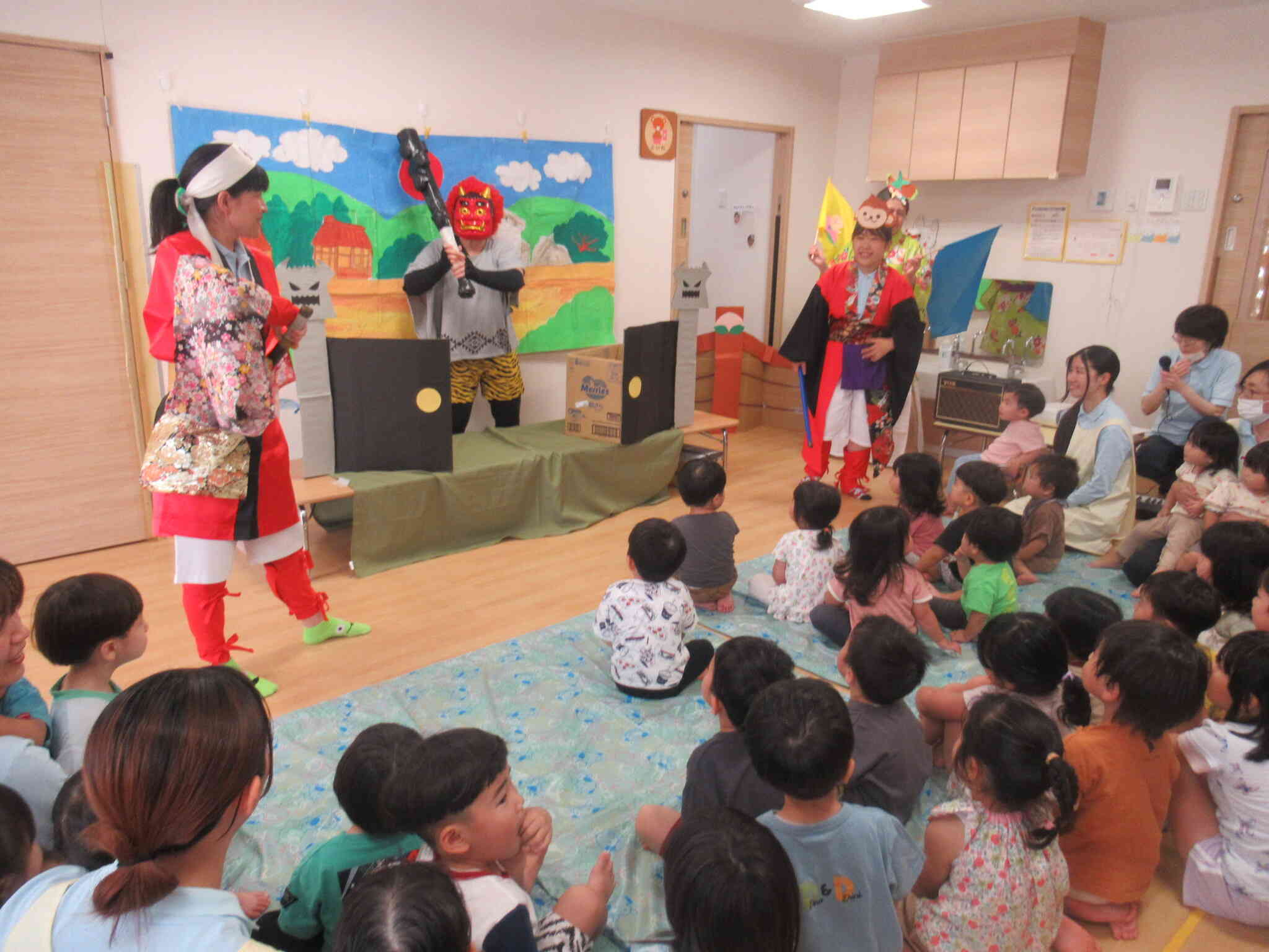 大きくなったももたろうと鬼の対決はどうなるかな？