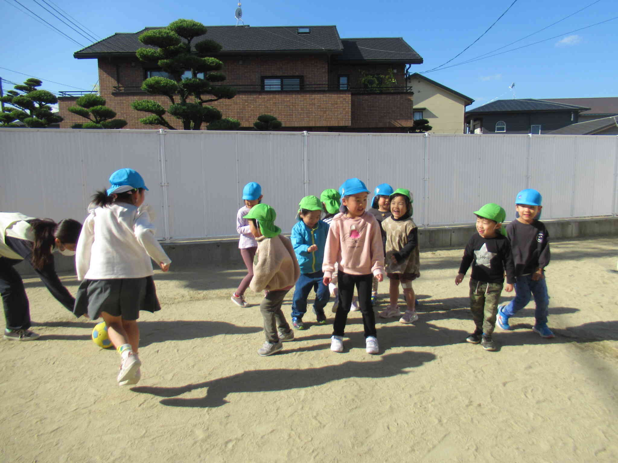 みんなで楽しくドッジボール♪