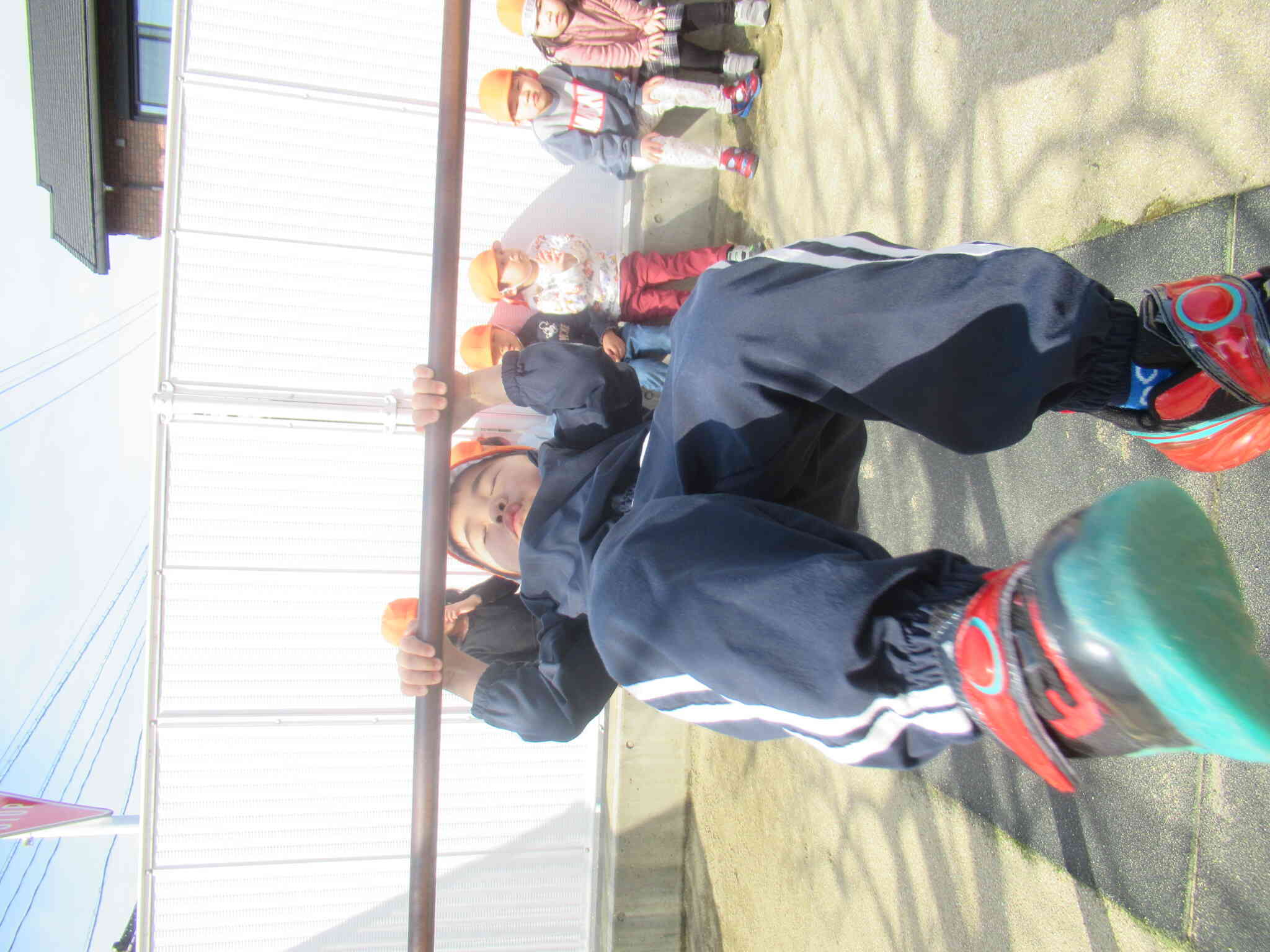 鉄棒　お給食　りす組