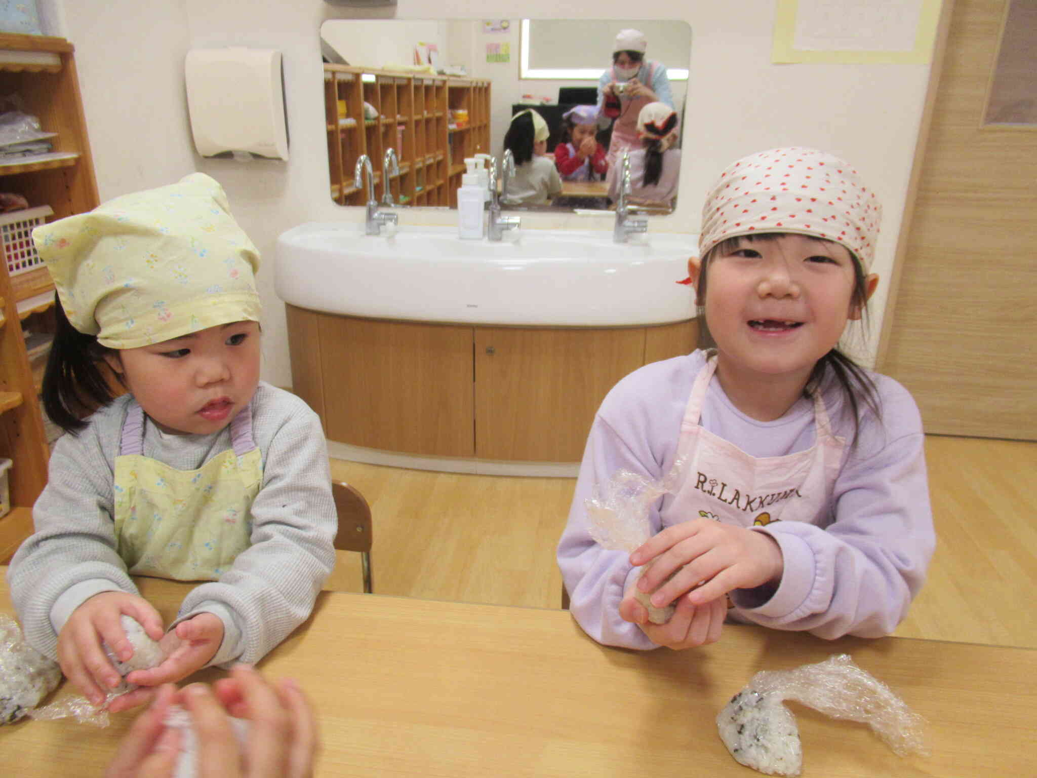 おにぎり作り楽しいね♪