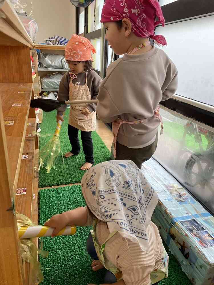 エプロンとバンダナ姿が素敵ですね