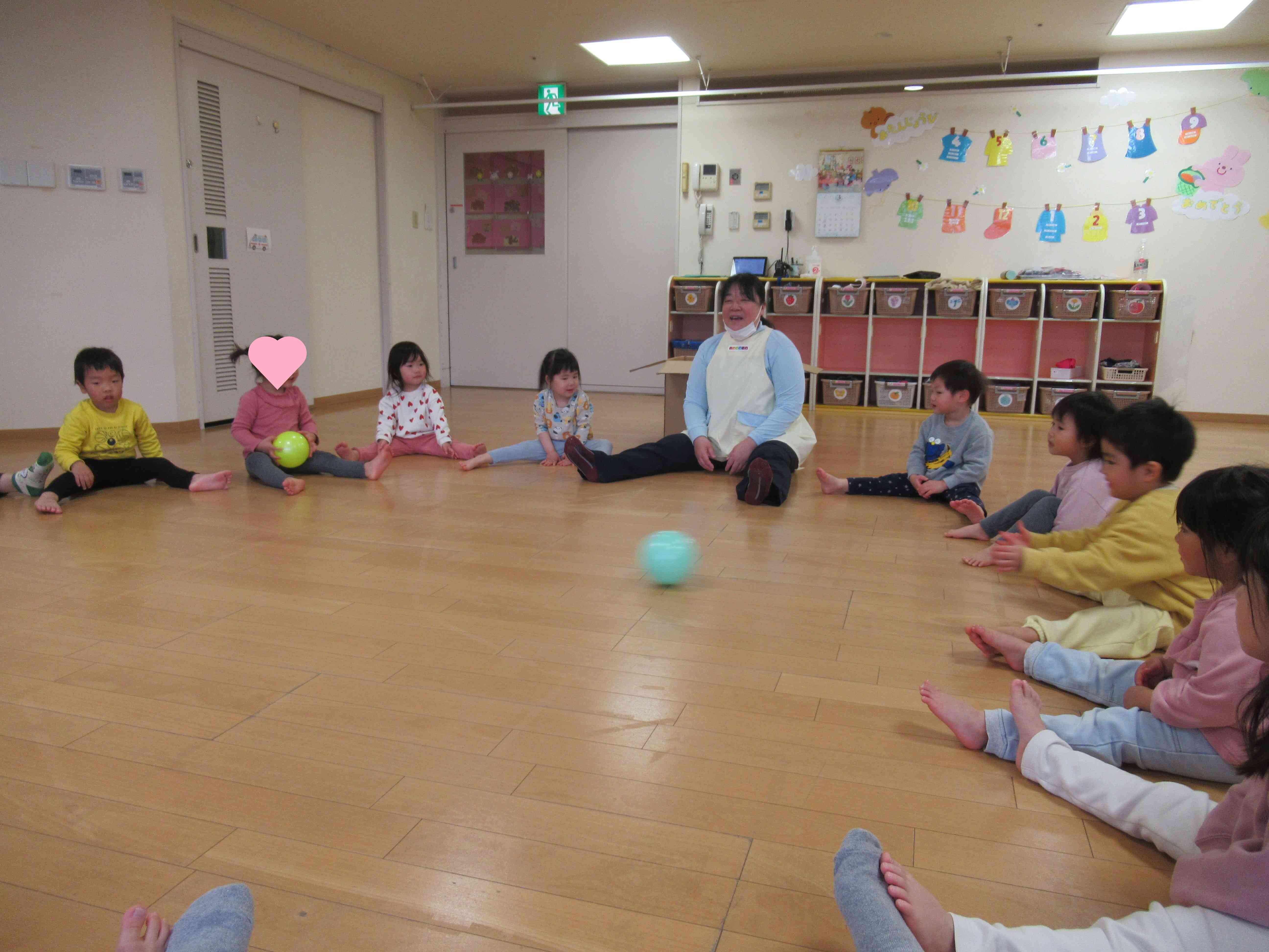みんな大好き、ボール遊び！