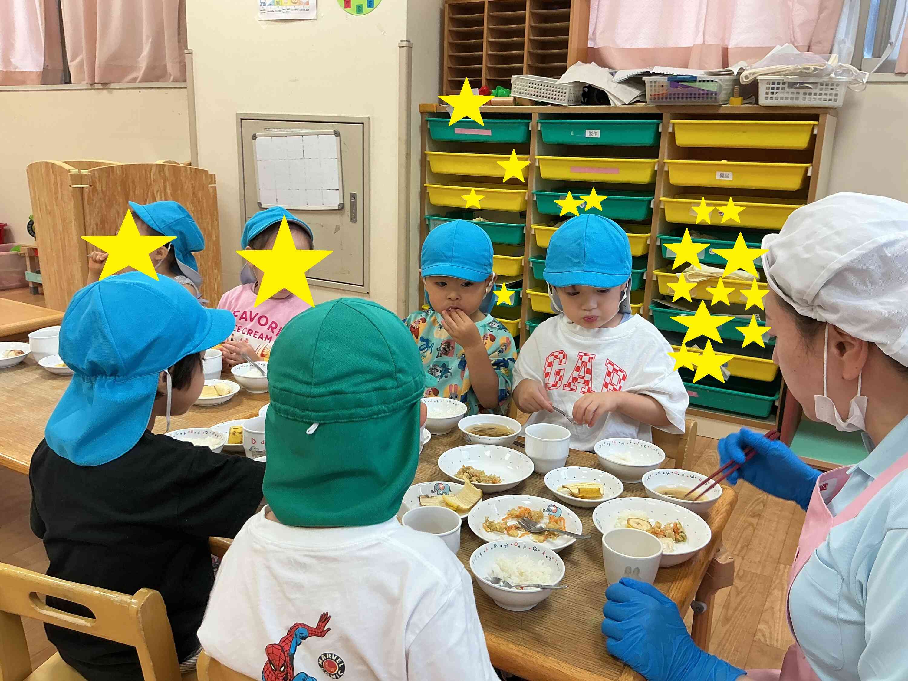 ７月食育　～先生たちと一緒に給食をいただこう～　３歳児（ぱんだ組）