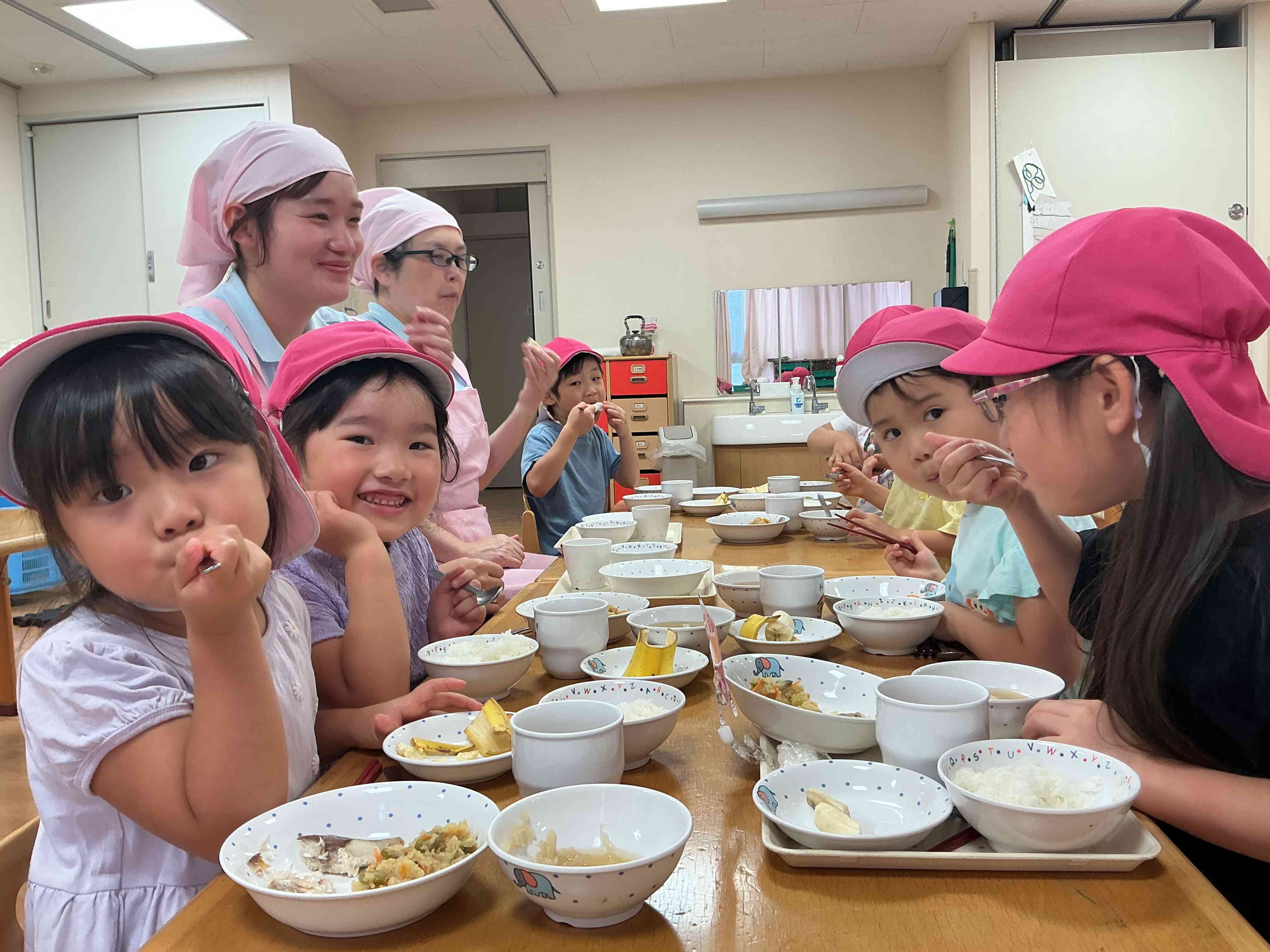 先生と一緒の給食♪