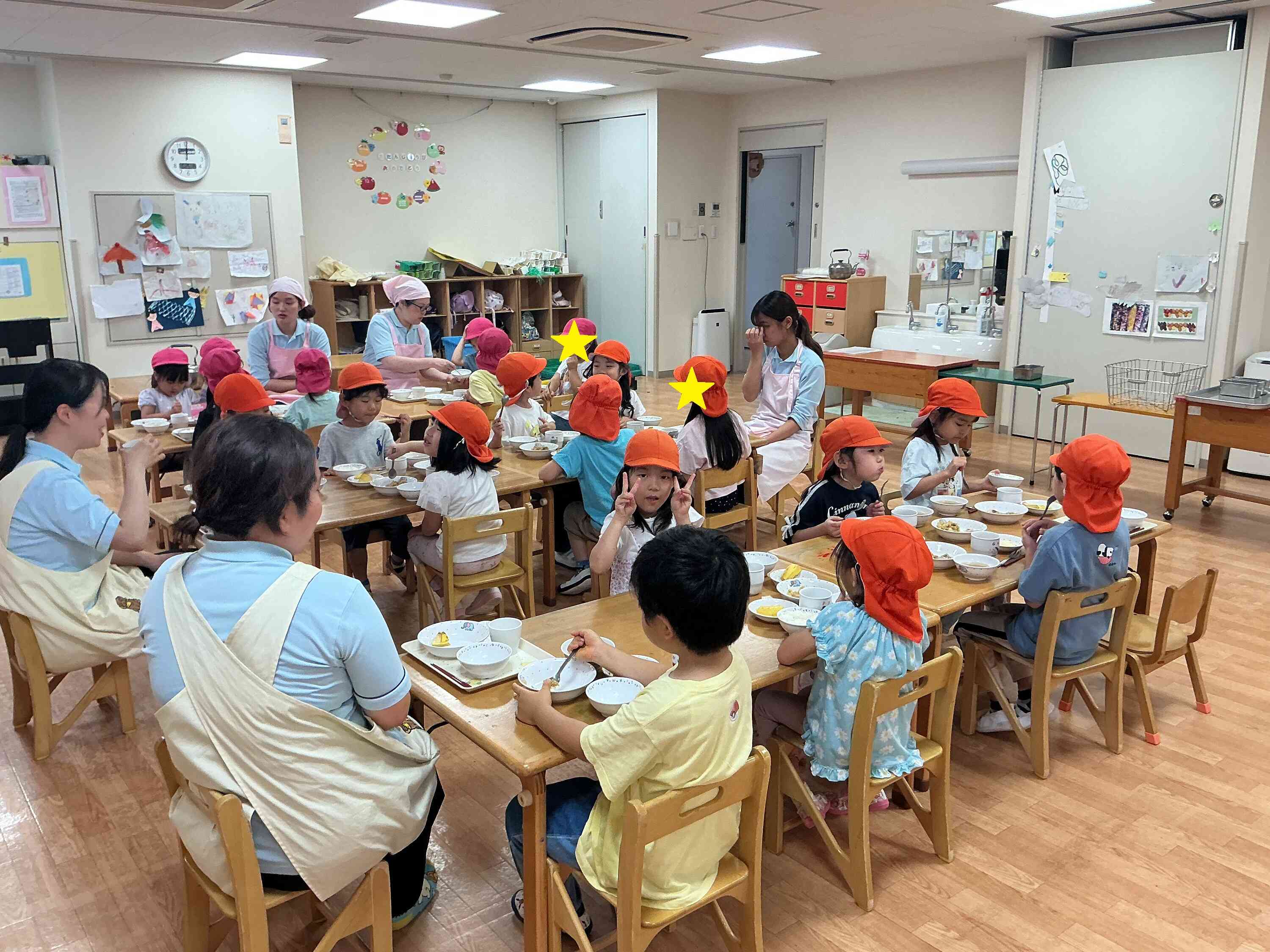 ７月食育　～先生たちと一緒に給食をいただこう～　４，５歳児（きりん、ぞう組）