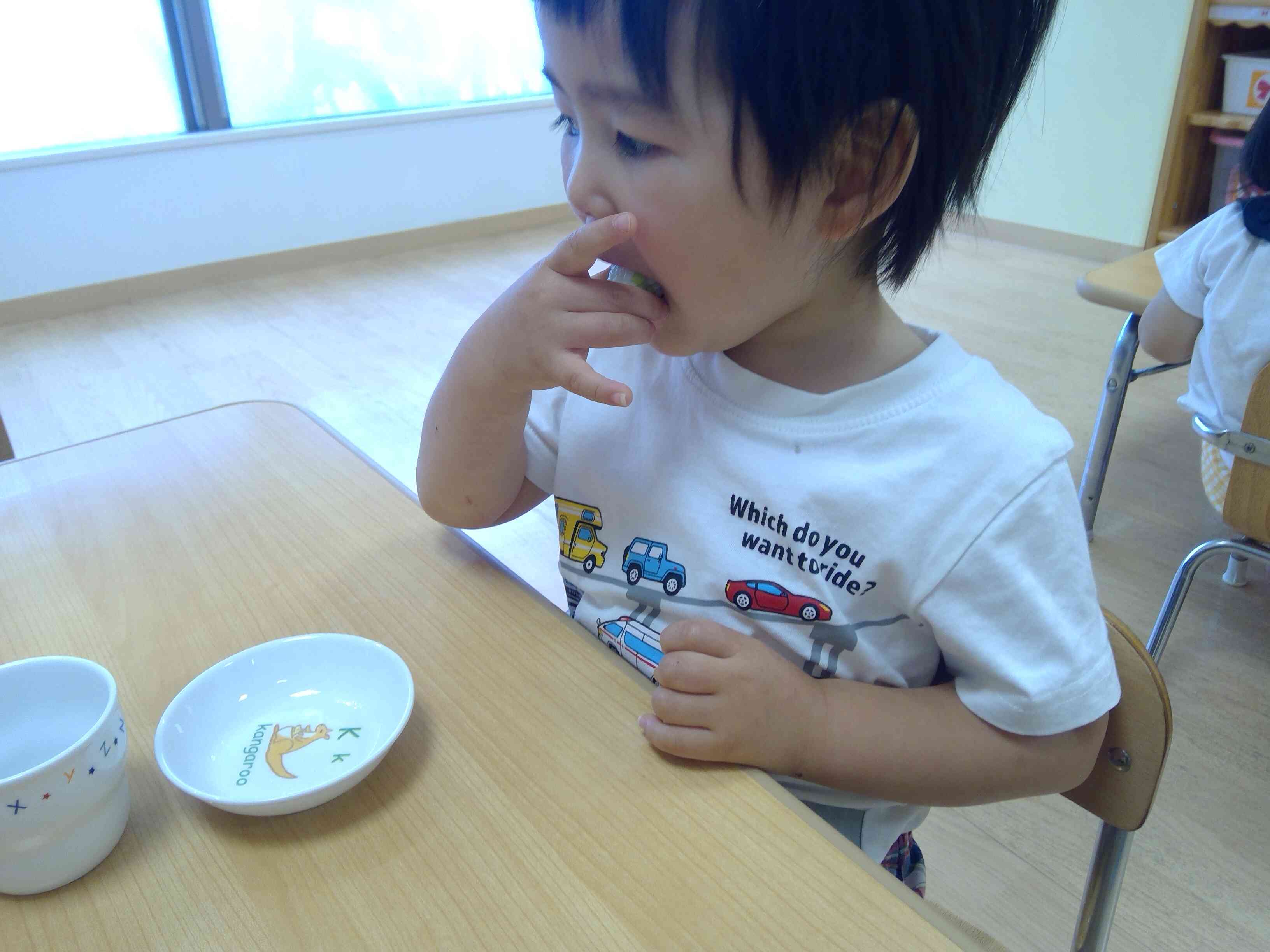 ３時のおやつはそら豆おにぎり