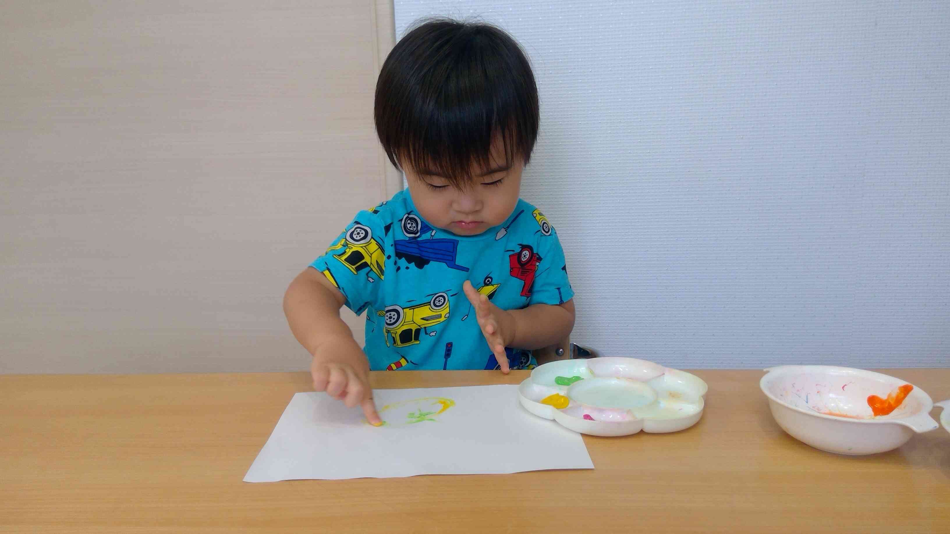 好きな色を選んでぬりぬり