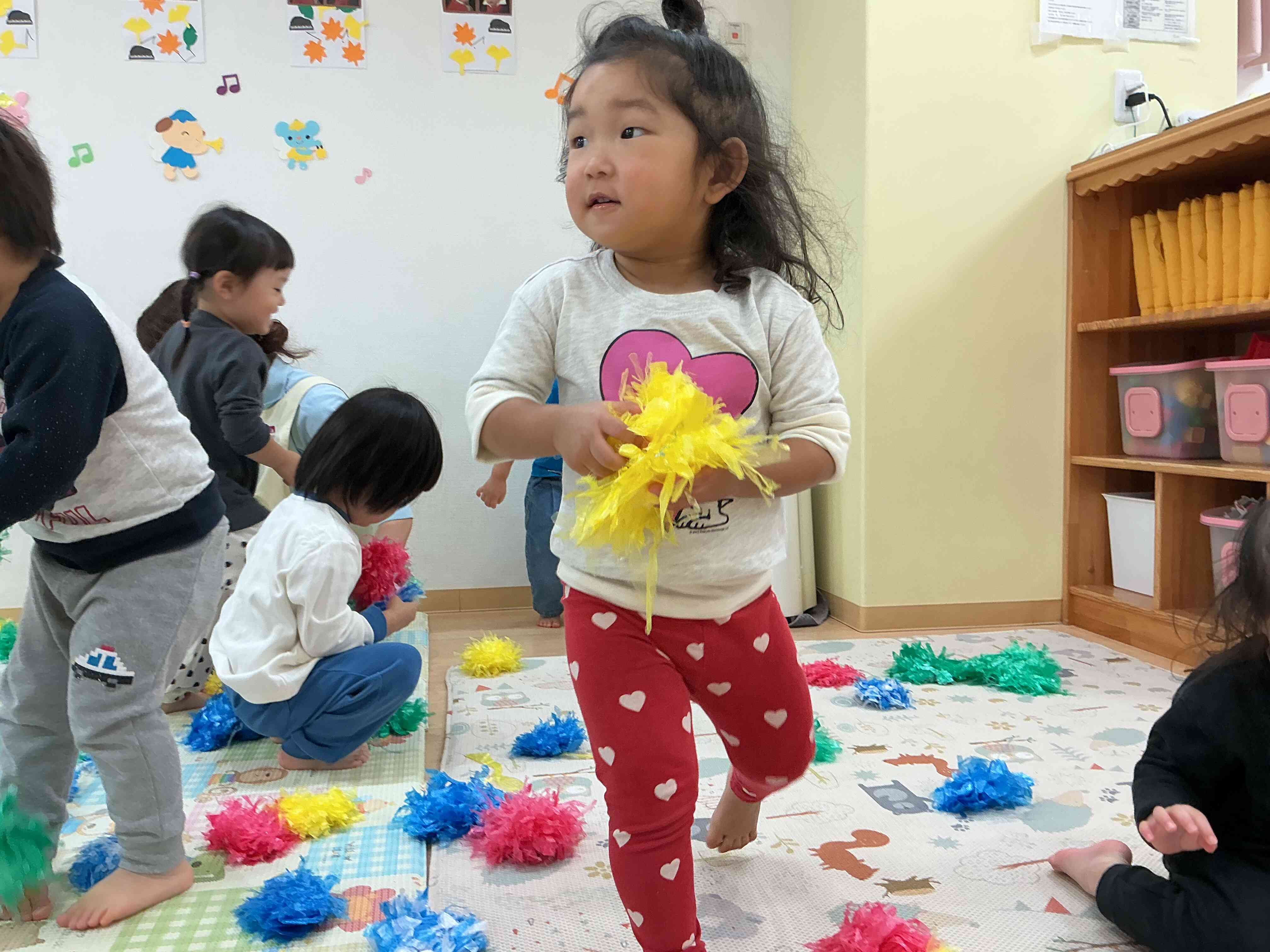 ポンポン遊びをしよう！