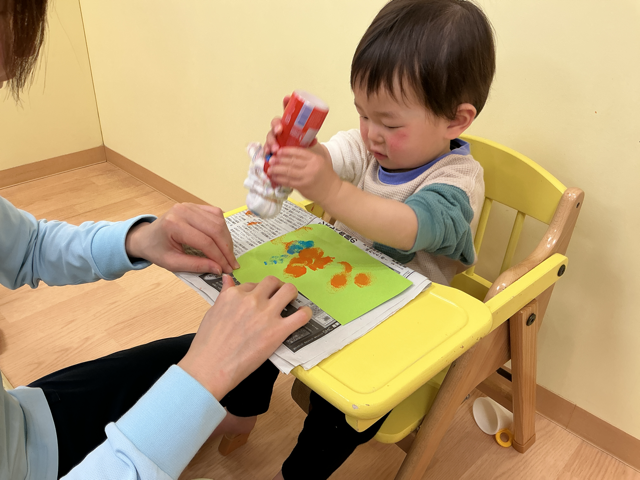 ひよこ組さんはスタンプで模様をつけました♪