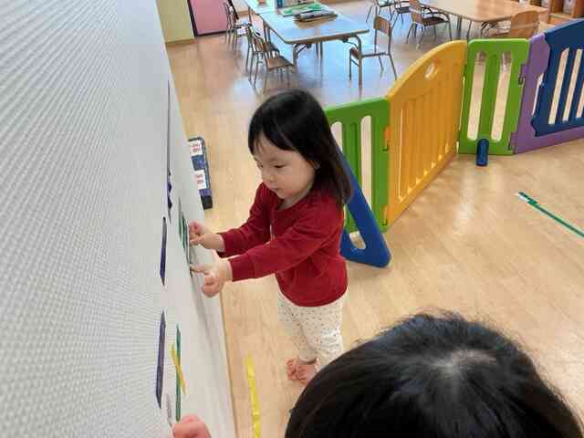 同じ色のテープを綺麗に並べていました