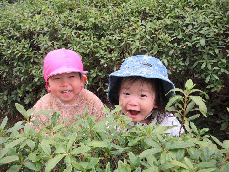 近くの公園にお散歩に行きます！