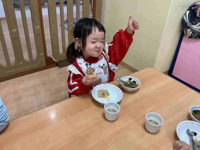 ひな祭りのスペシャル給食⭐︎おいし〜！！