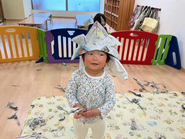 新聞紙ビリビリ