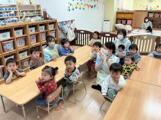 先生からの出し物はパネルシアターでした⭐︎