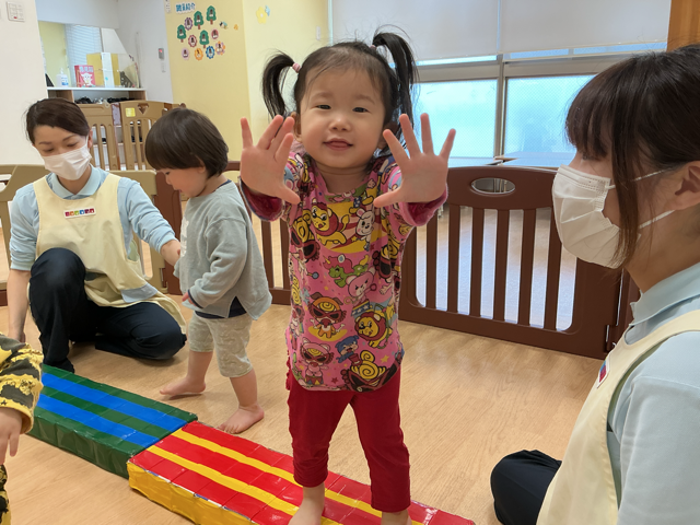 「ハイタッチ!!」