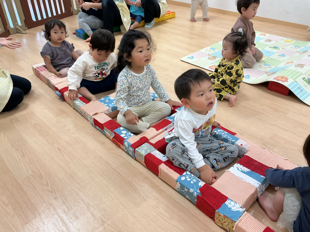 バスに乗って揺られてる