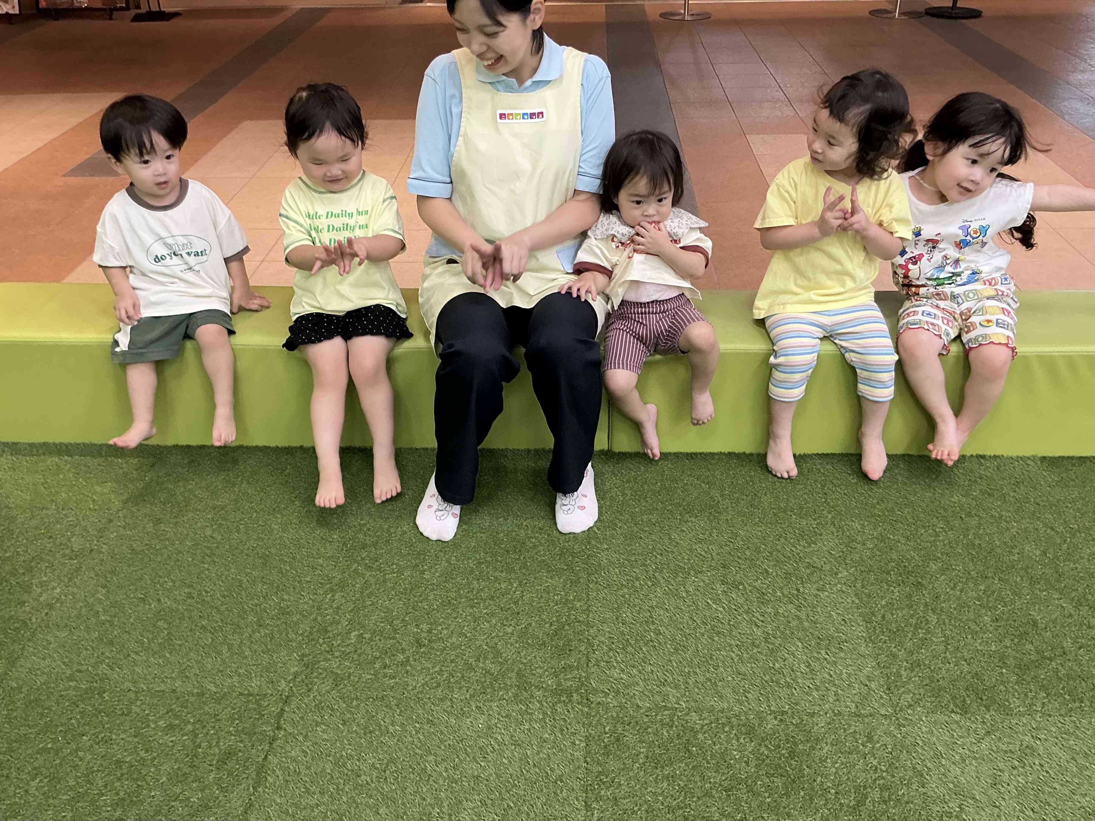 子どものひろばで遊んだよ（あひる組、うさぎ組）