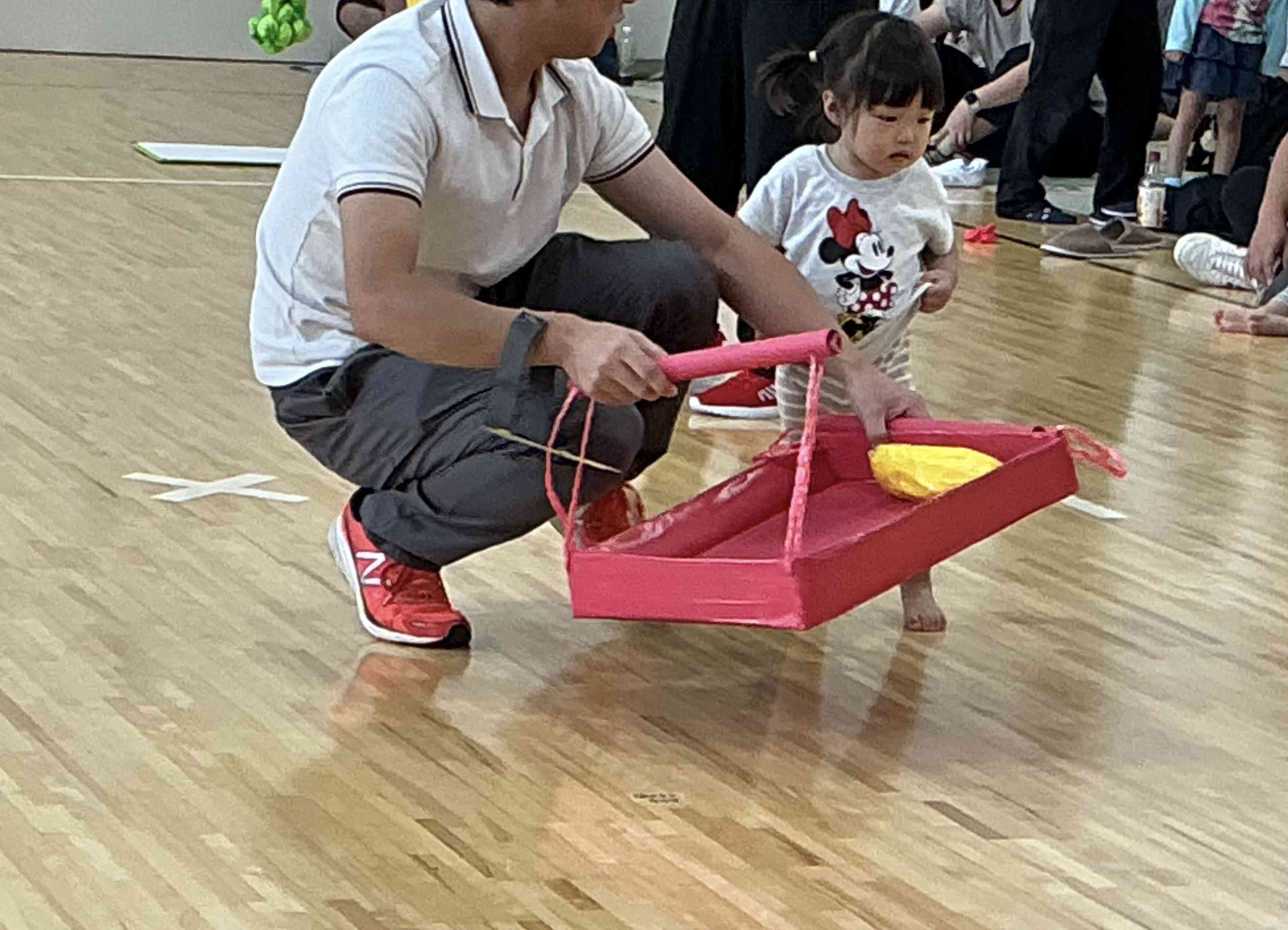 だるまさんにフルーツをプレゼントするよ！