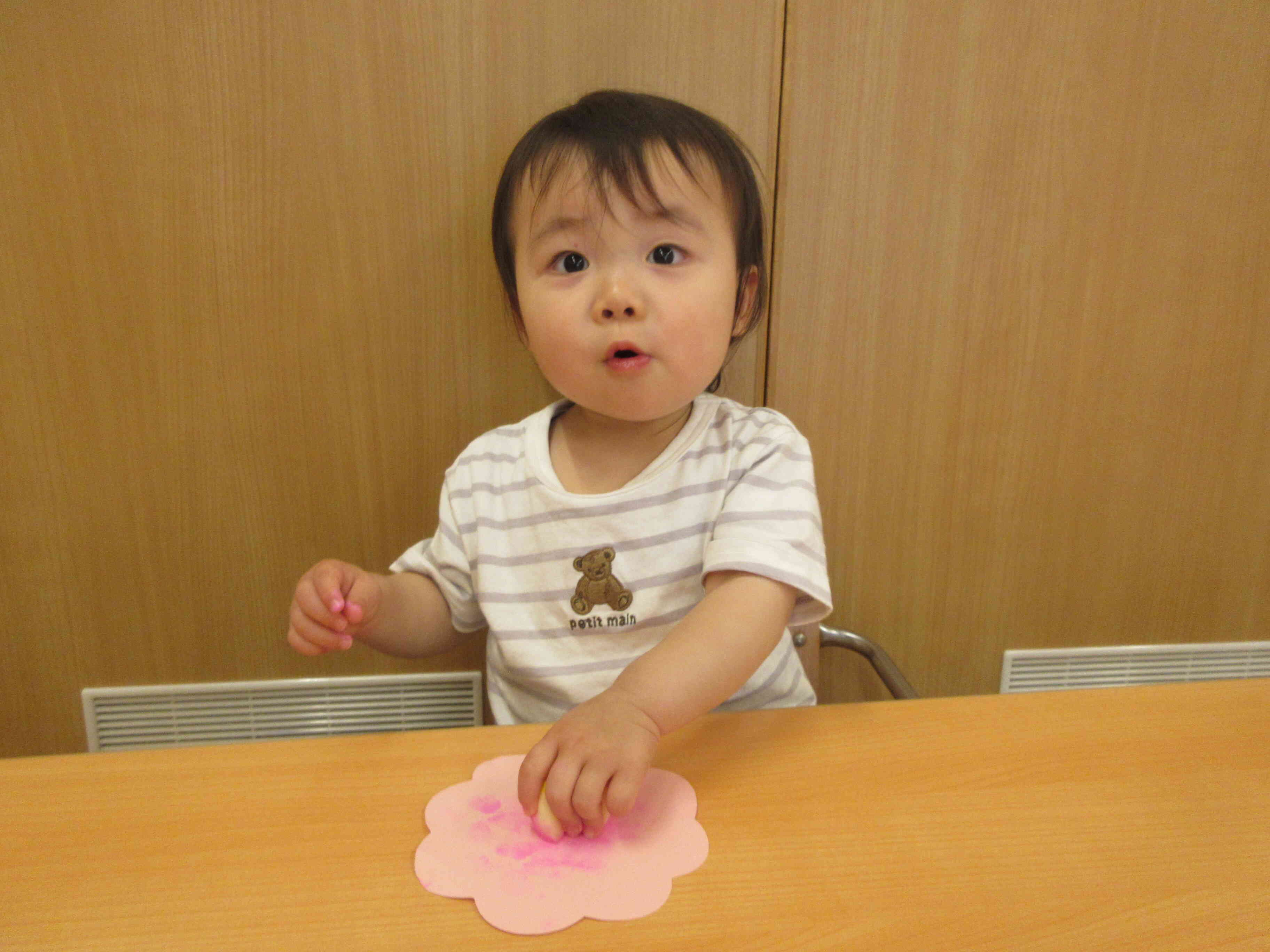 1歳児あひる組　雨制作・あじさいとカタツムリ
