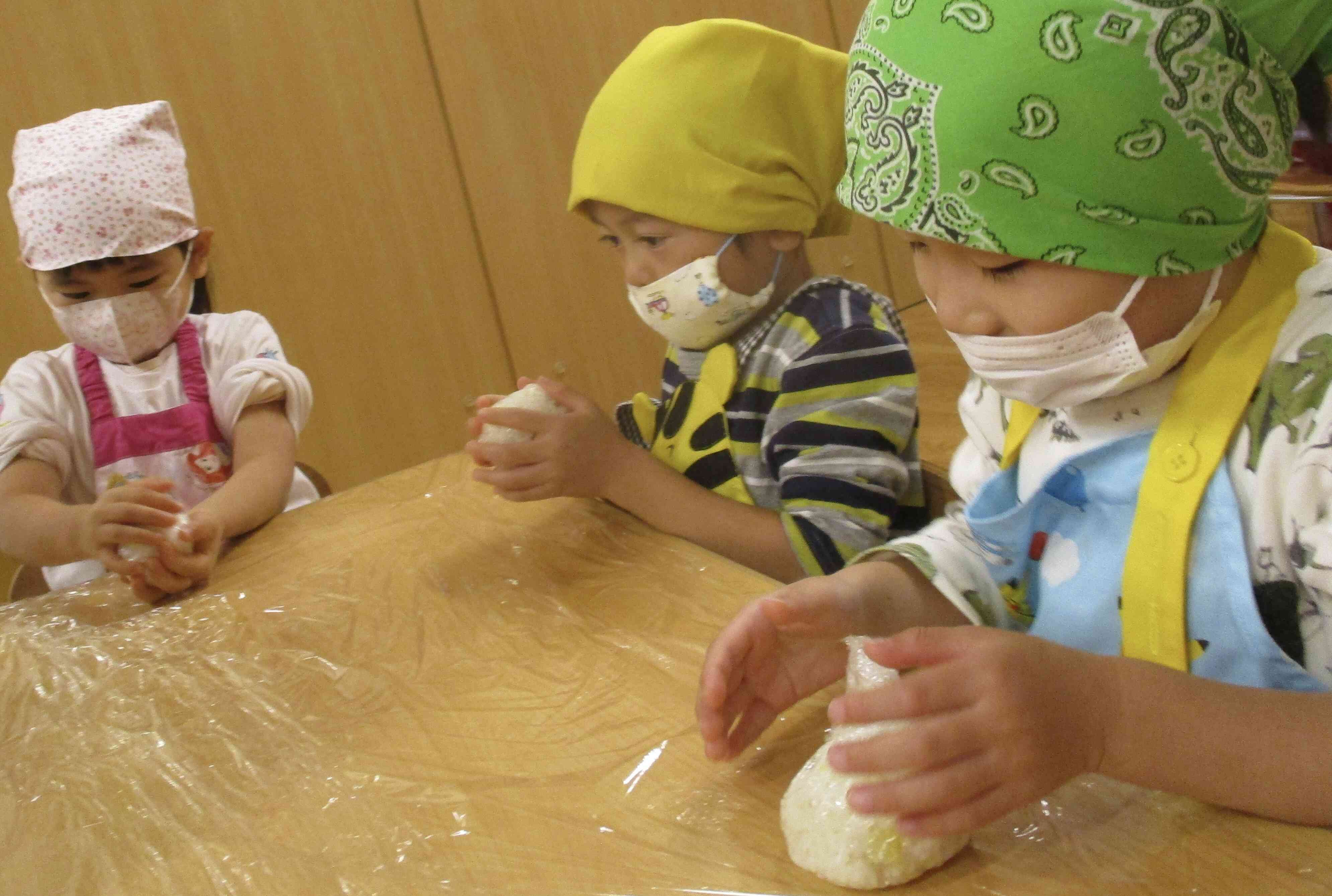 おにぎり作り♪