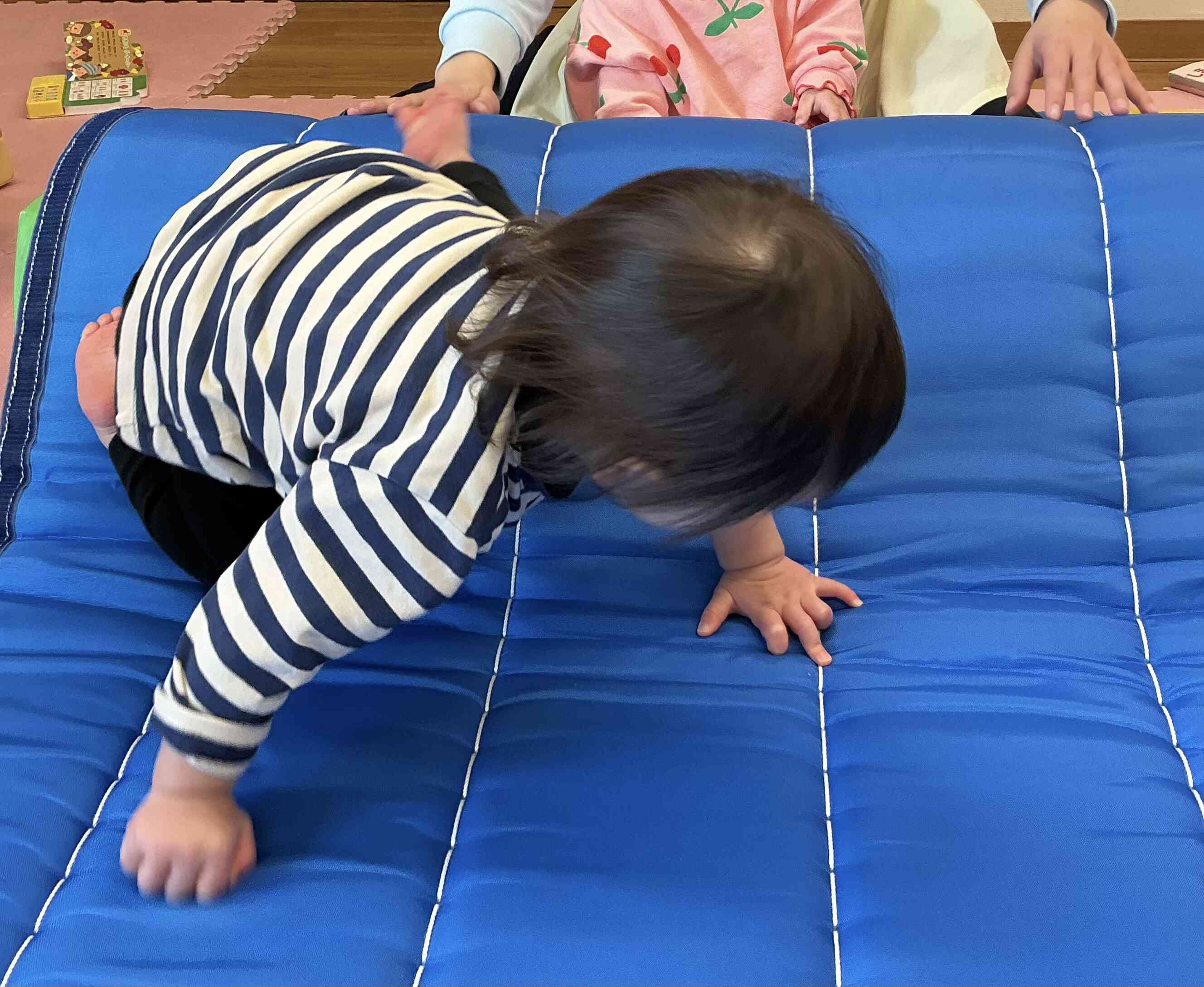 0歳児・ひよこ組　運動遊び♪