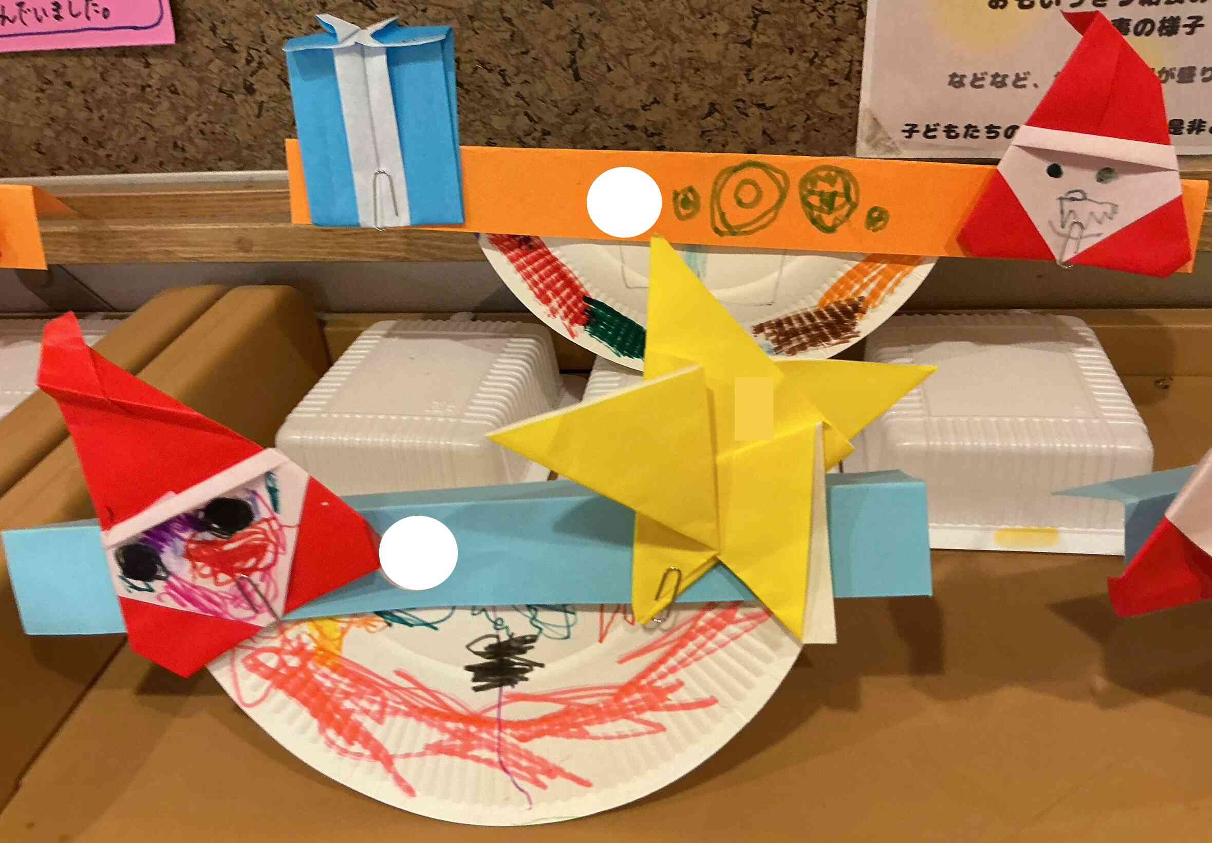 5歳児きりん組：ゆらゆら揺れる可愛い飾り♪