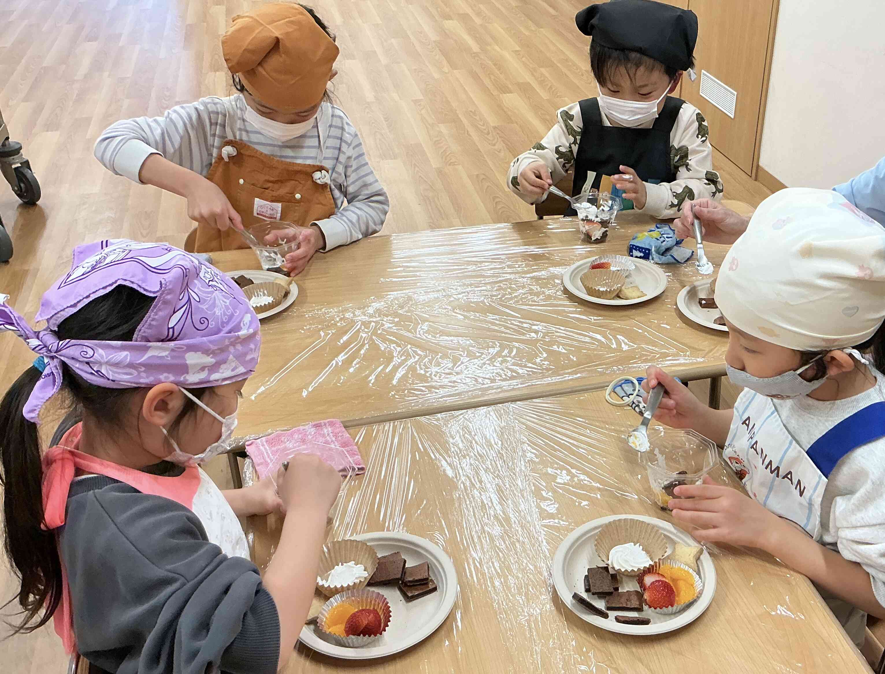 自分たちでデコレーション！！