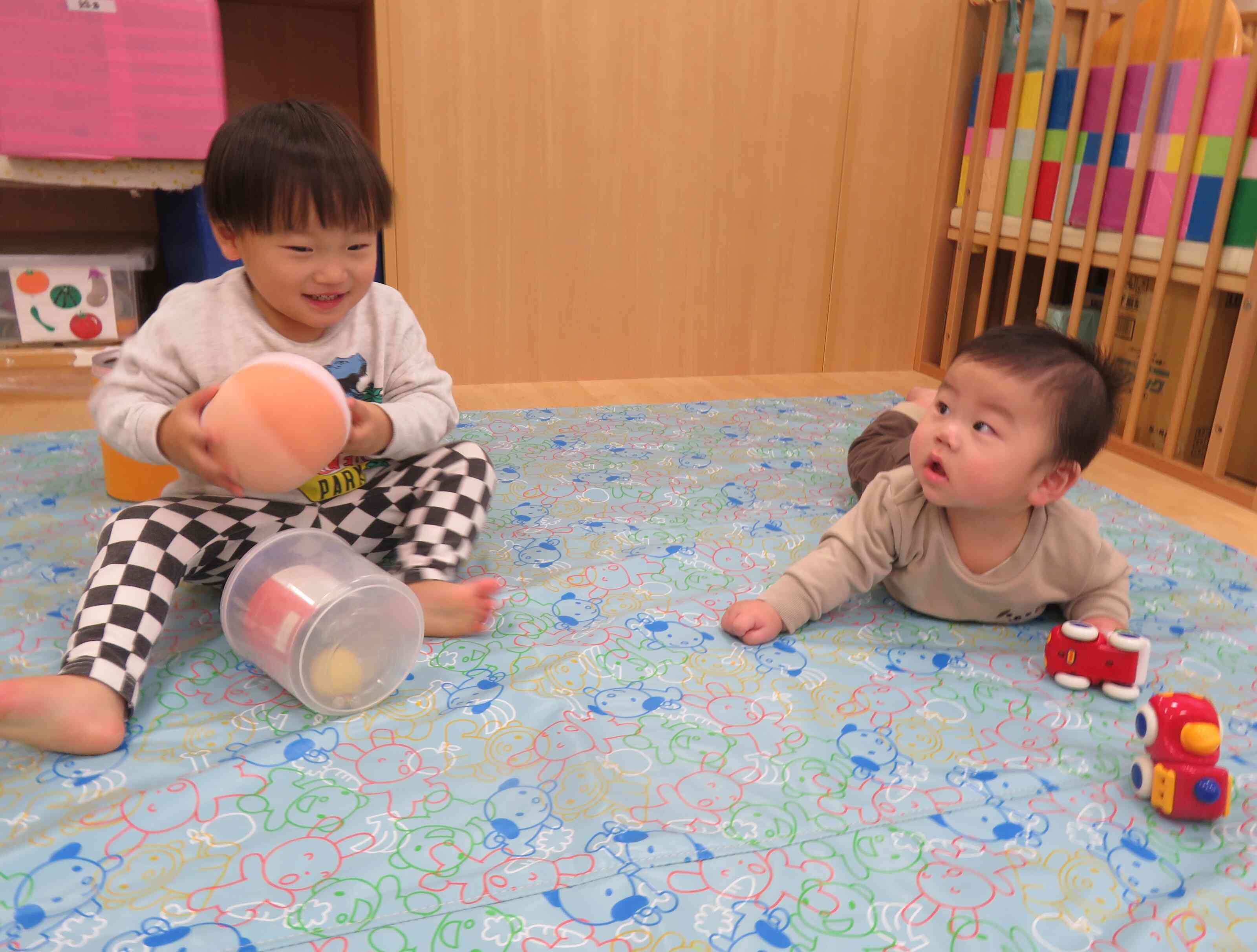 お兄ちゃんなにして遊んでいるの？