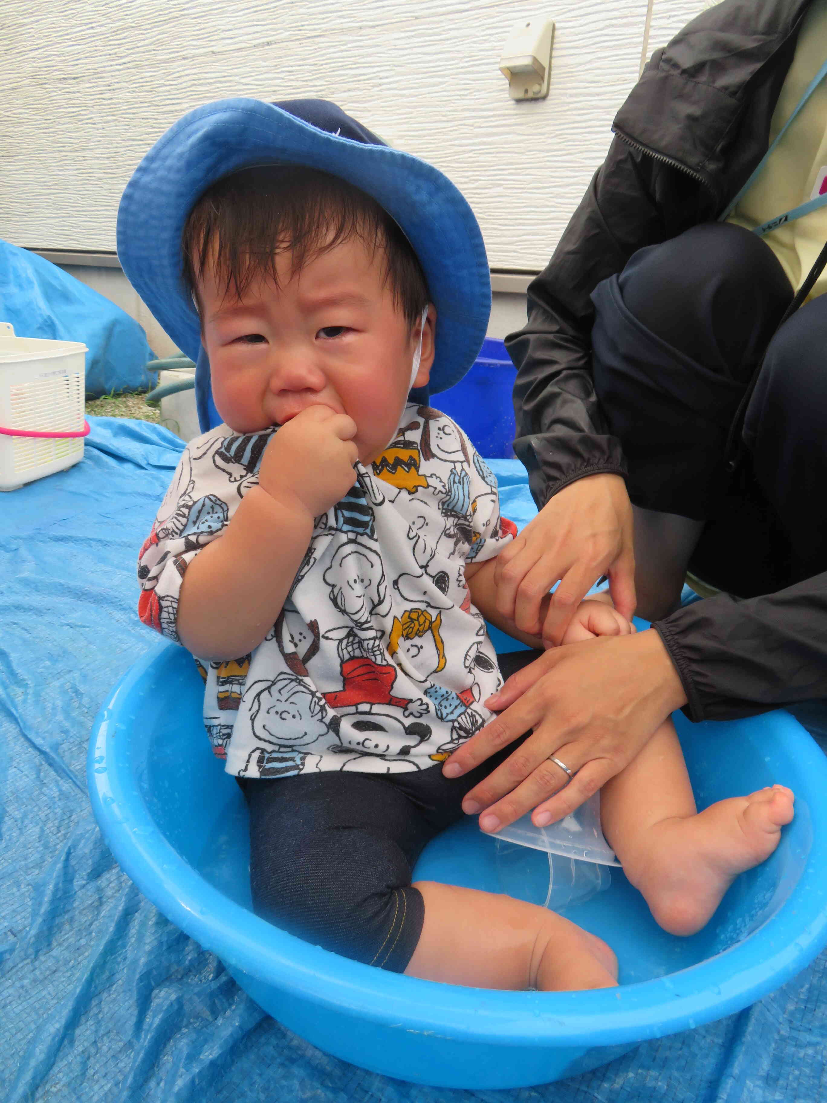 お水にびっくりしたけれど…少し遊べたよ！