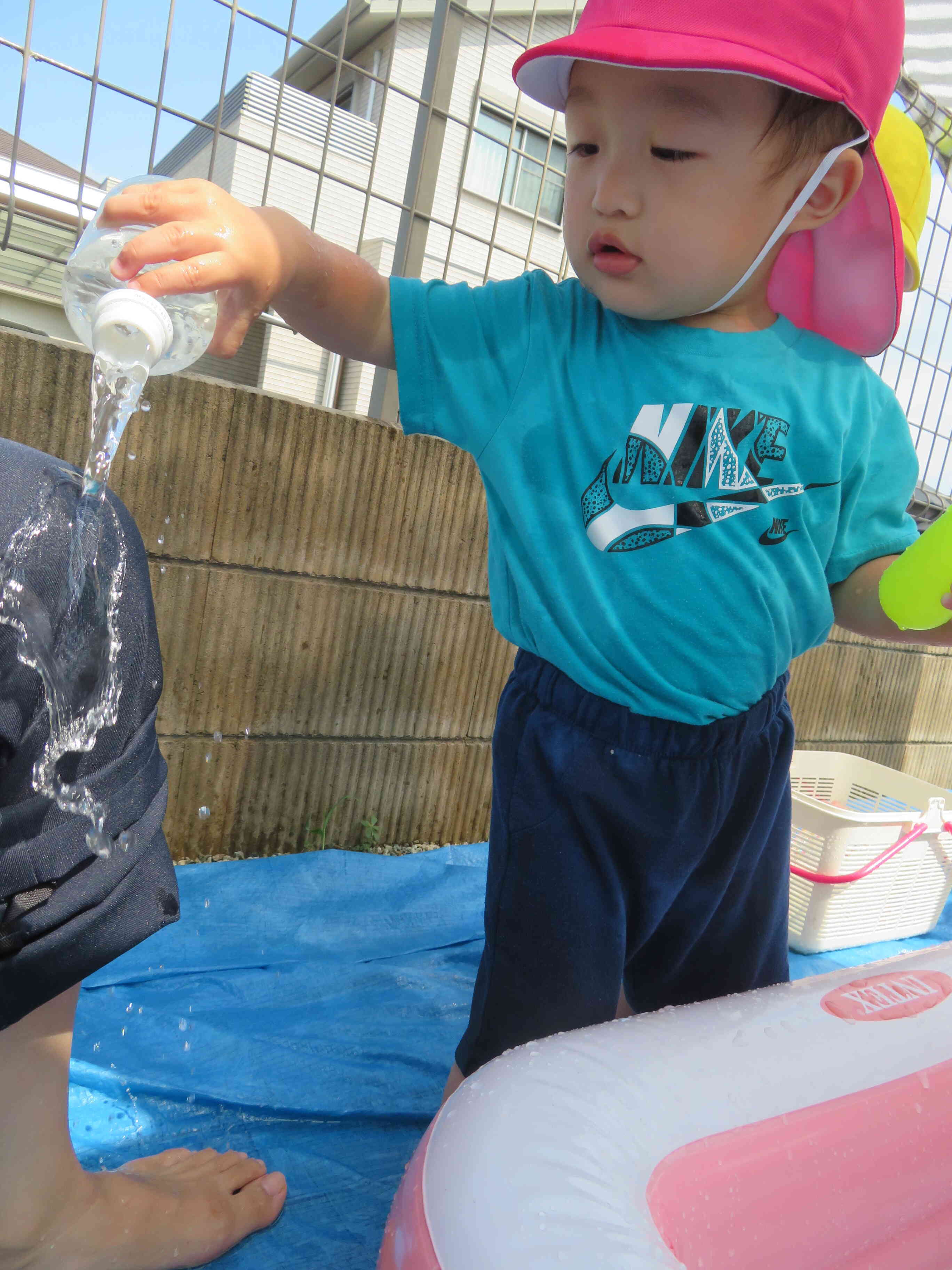 先生もお水どうぞ！じゃ~