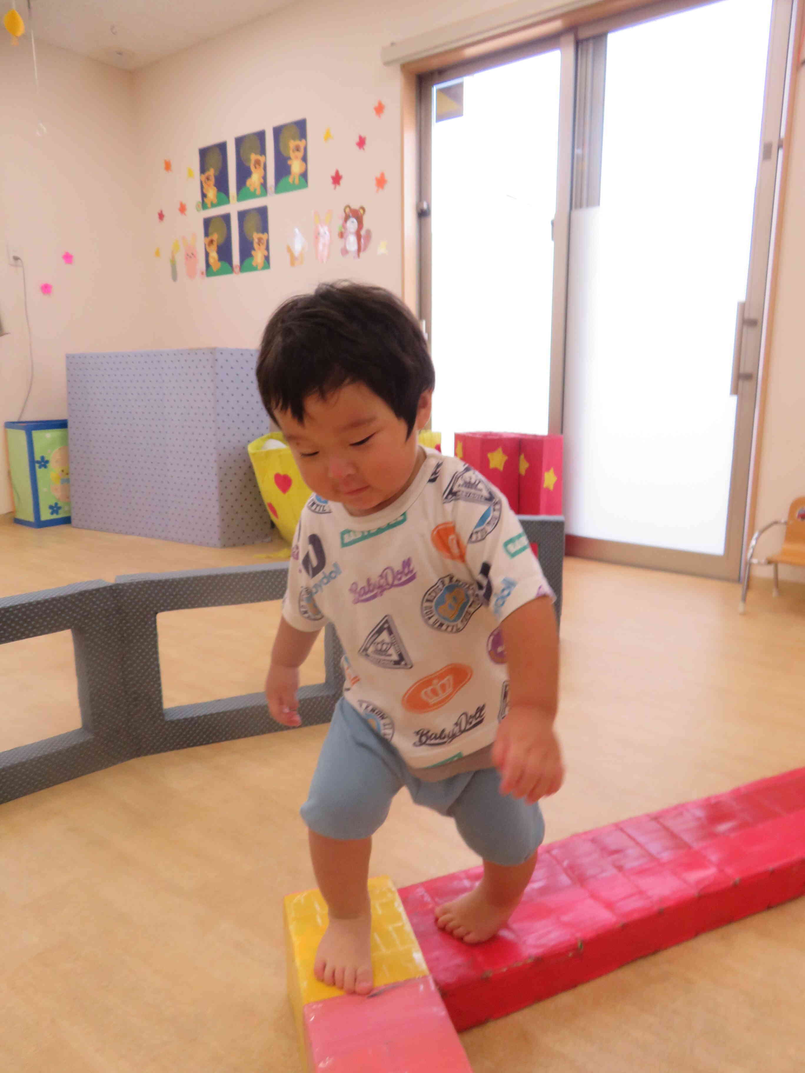 バランスを取って、いっちに！いっちに！