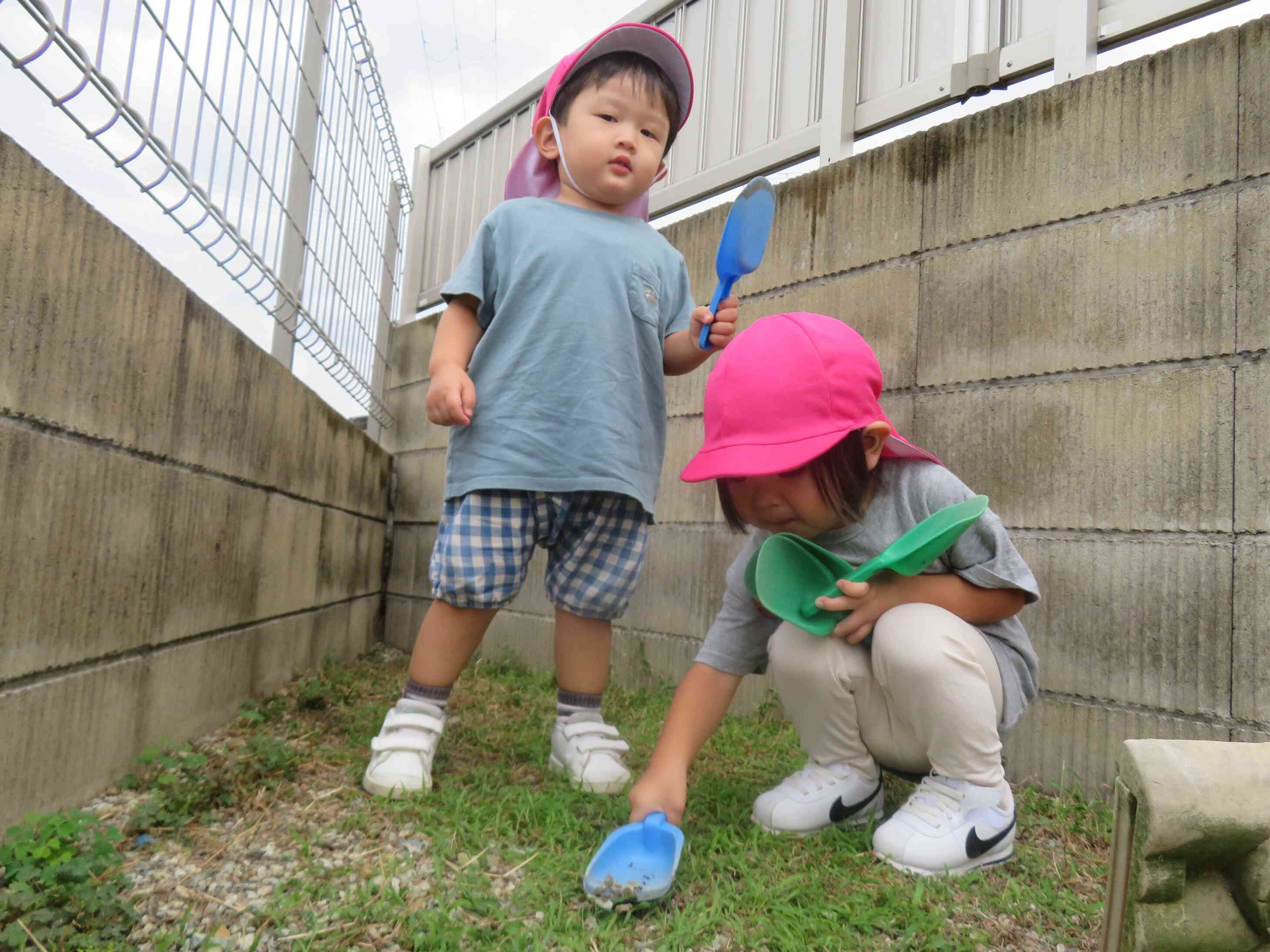「お外にバッタがいたよ！」「あぁ。おもたいおもたい・・‼」