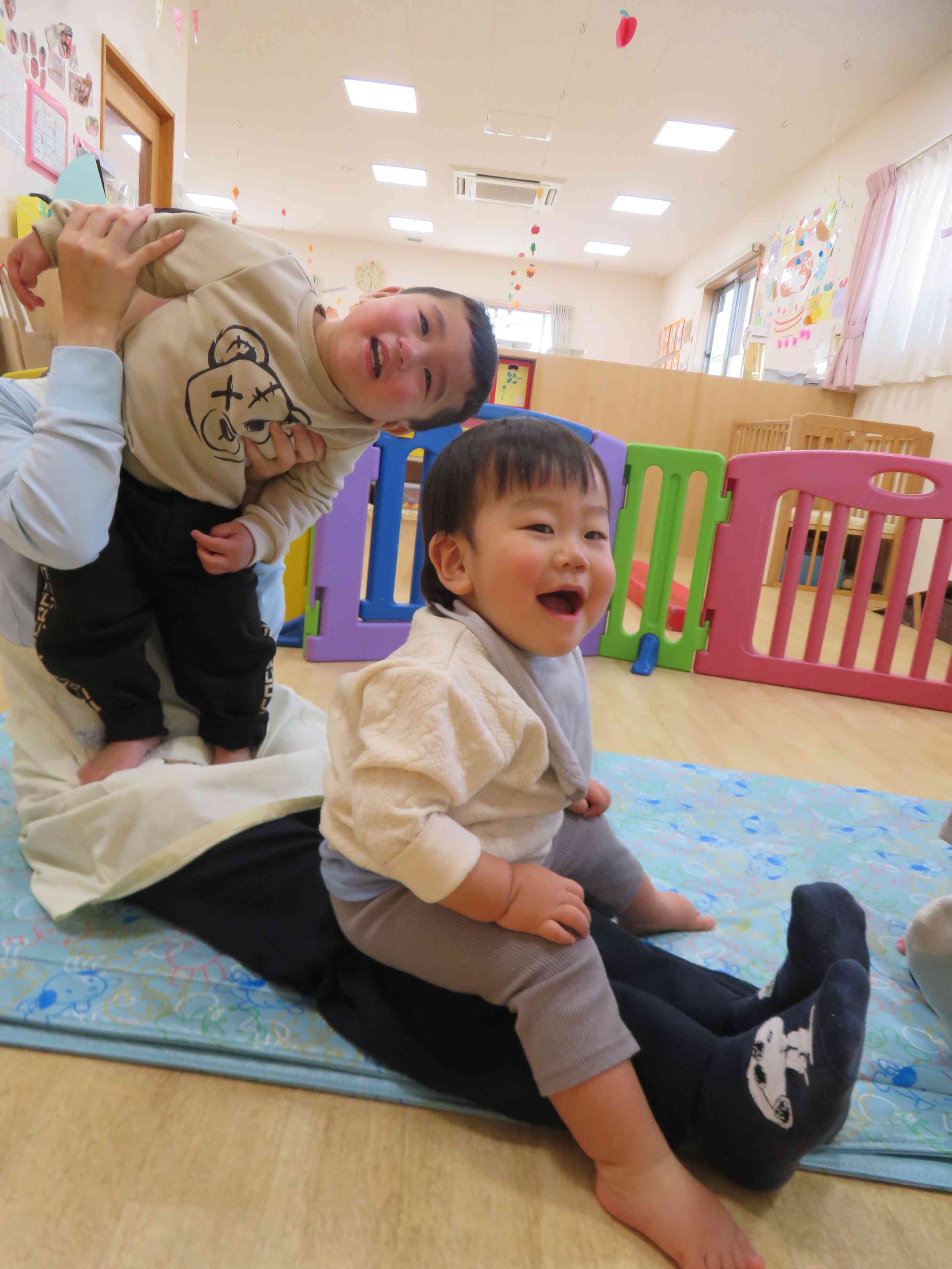 先生バスに乗車中☆