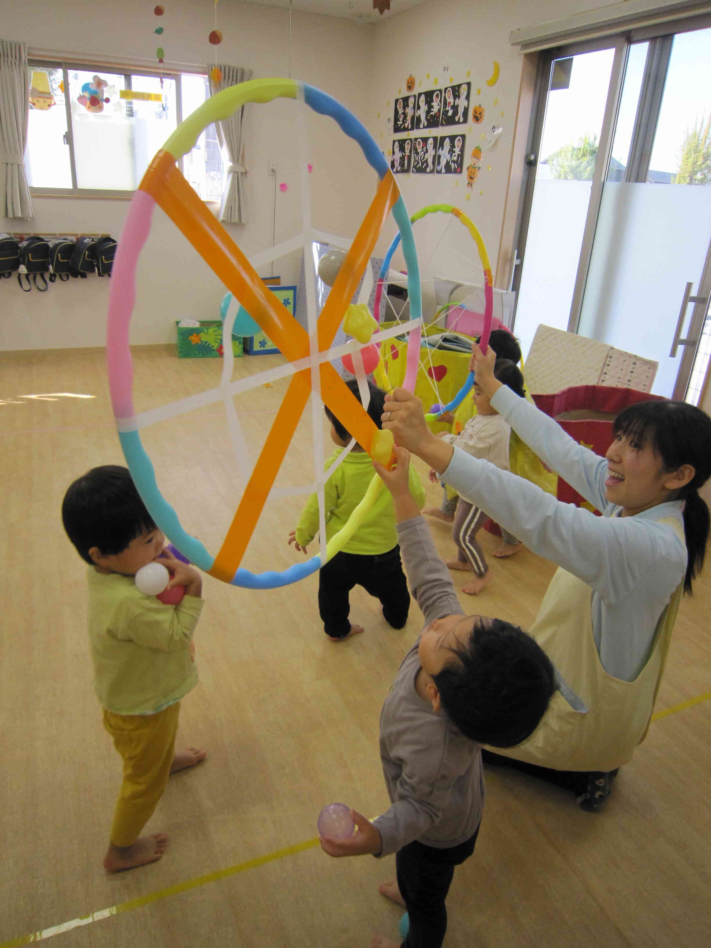 蜘蛛の巣だ！ねらって！