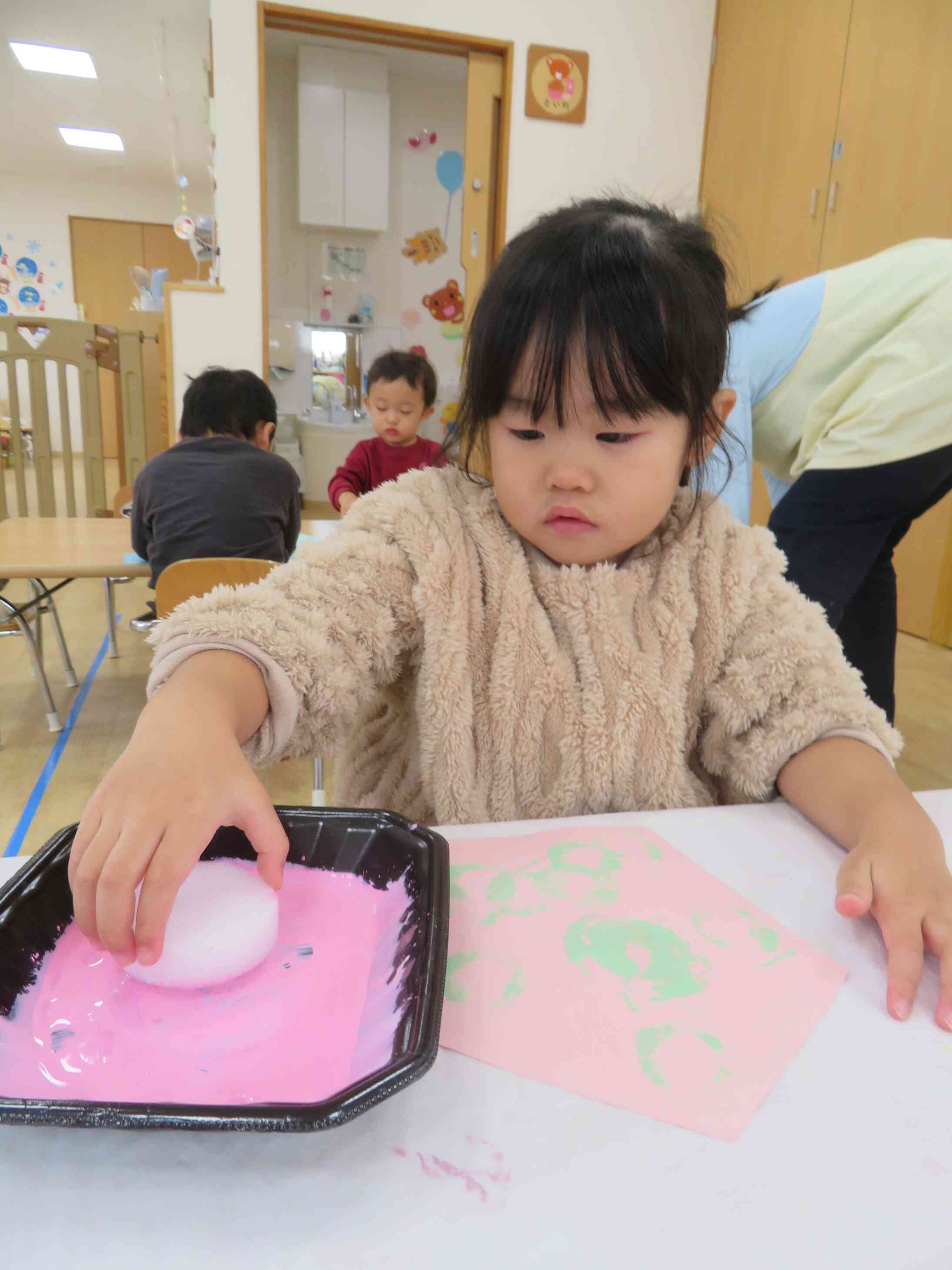 ♪も～いくつねると♪　馬の蹄スタンプ！！