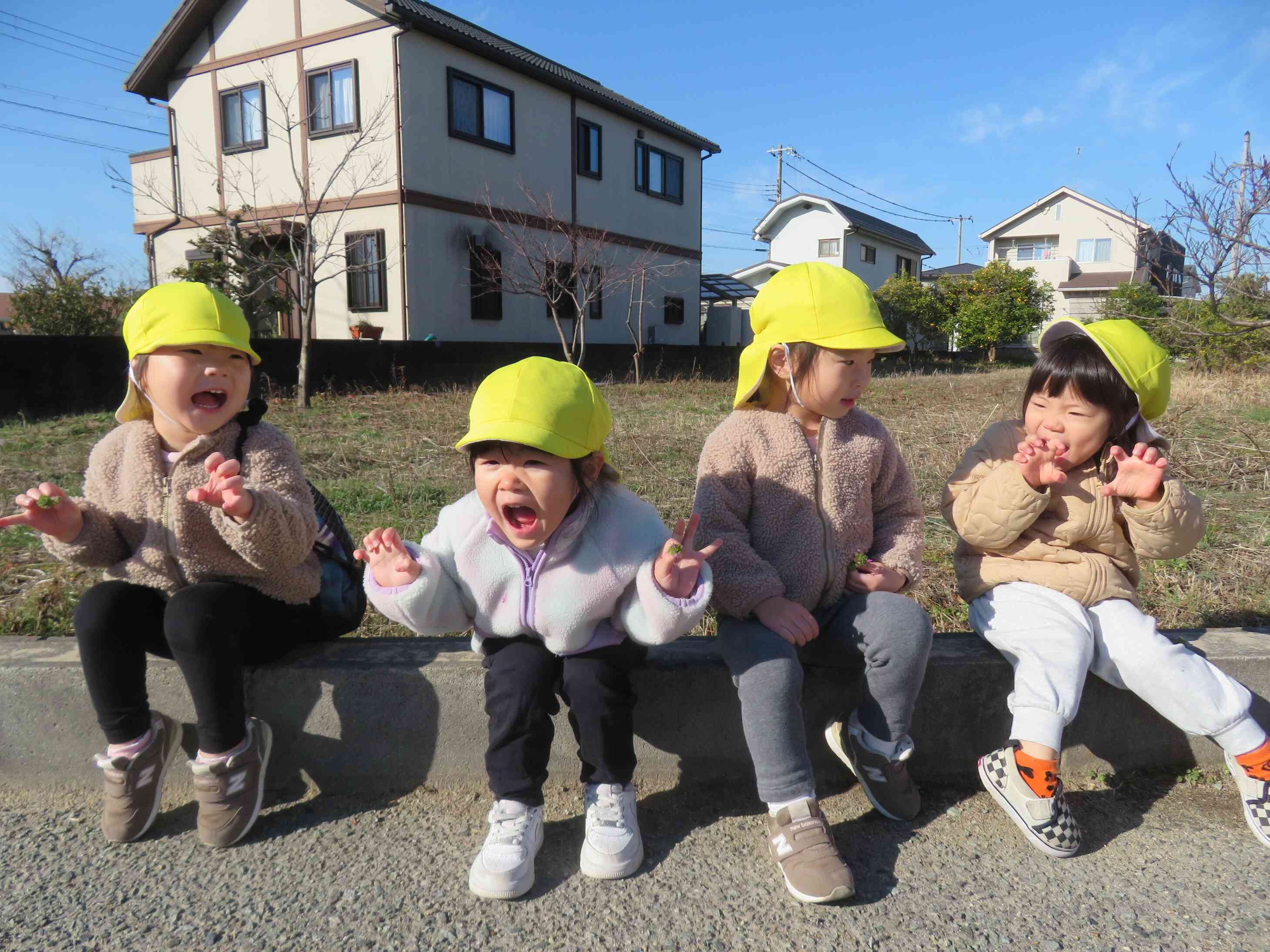 仲良し4人組？！