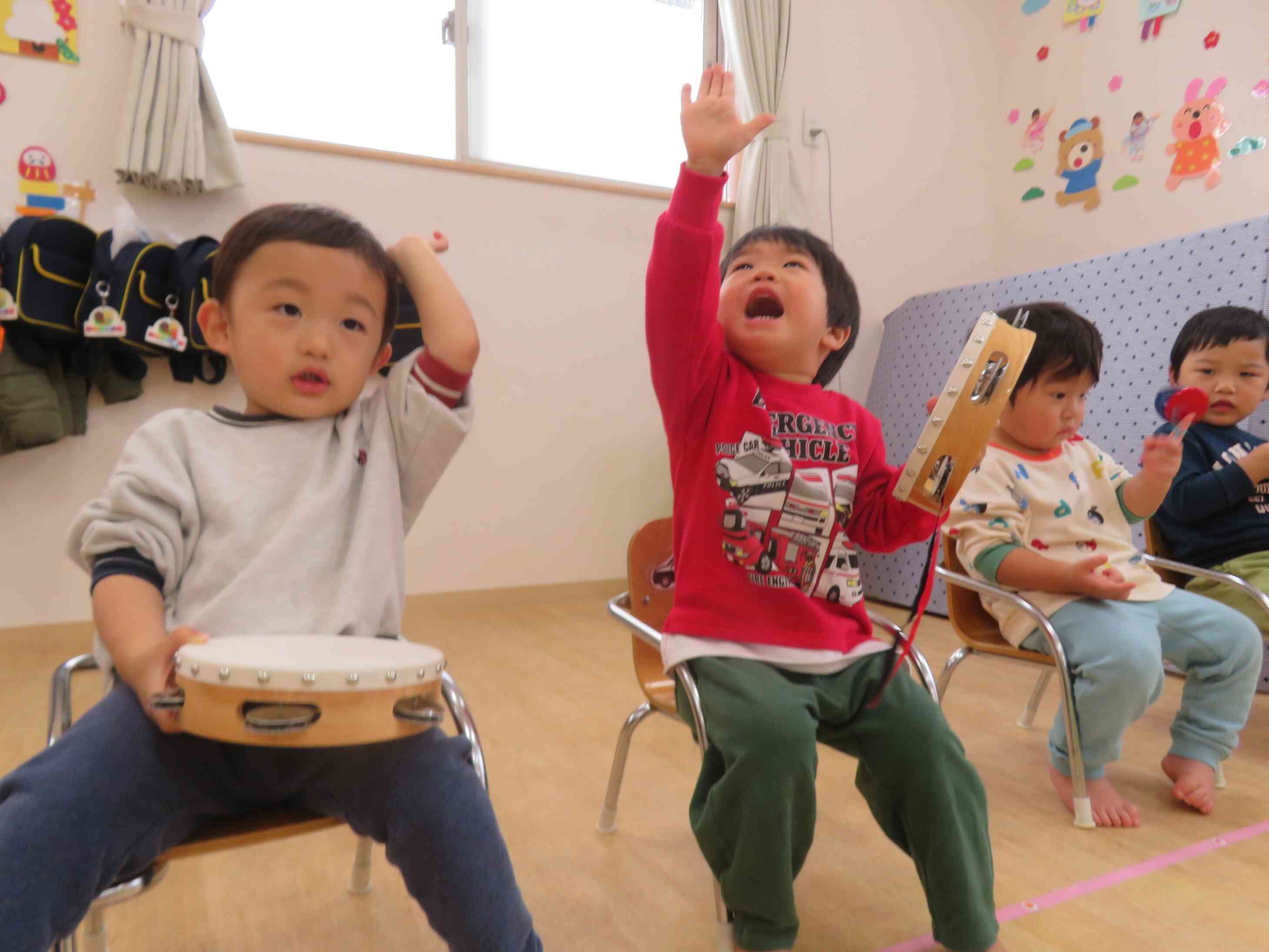 はぁぁぁぁい！！